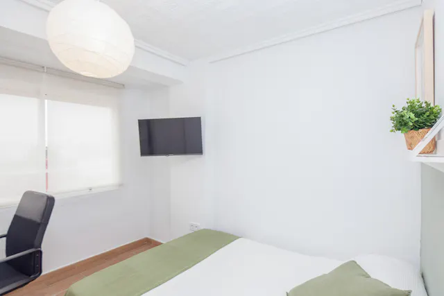Private room in Carrer d'Escalante, Valencia (1610114) room image 2