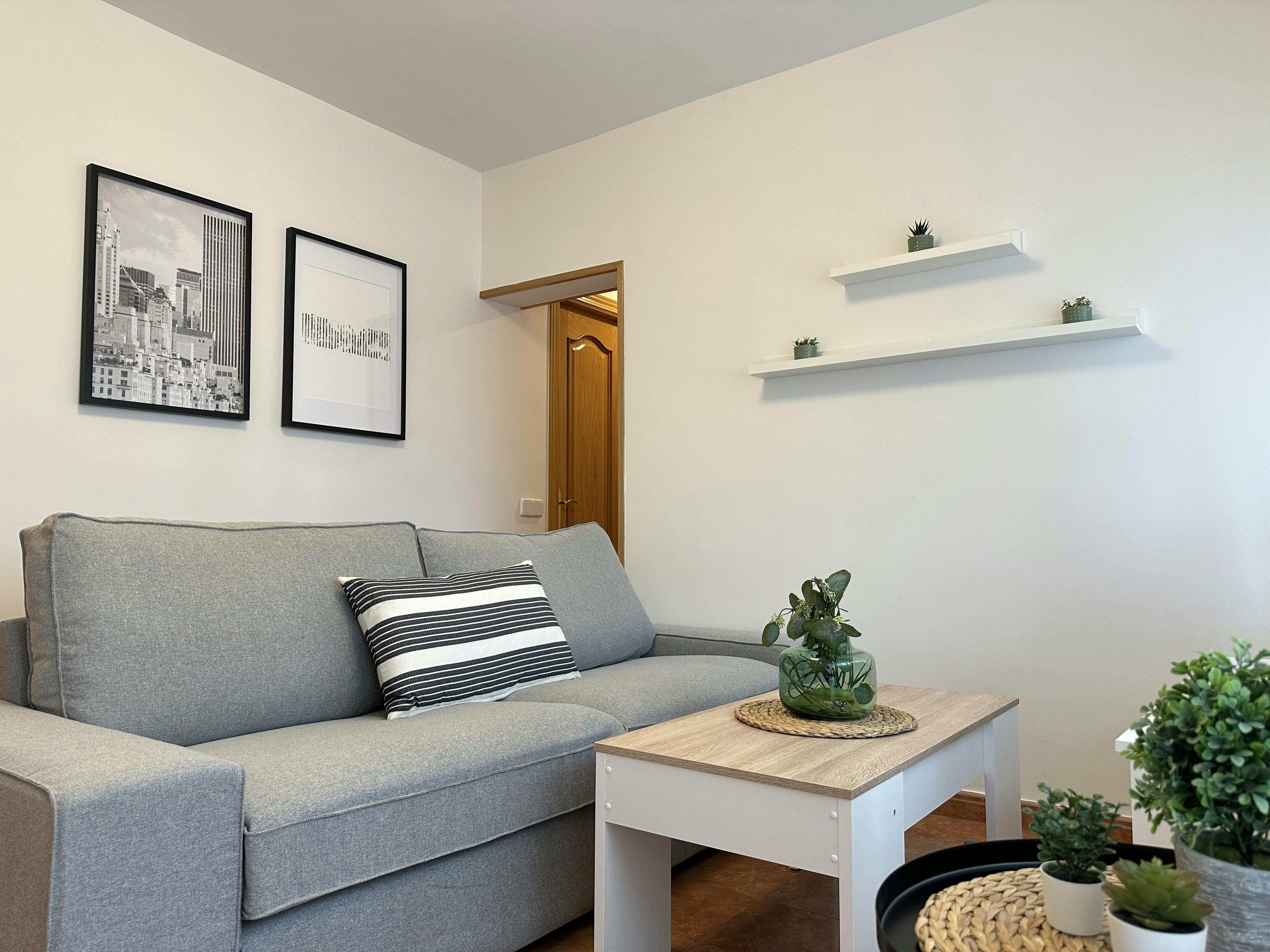 Apartment for rent for €1,166 per month in Madrid, Calle de Carracedo