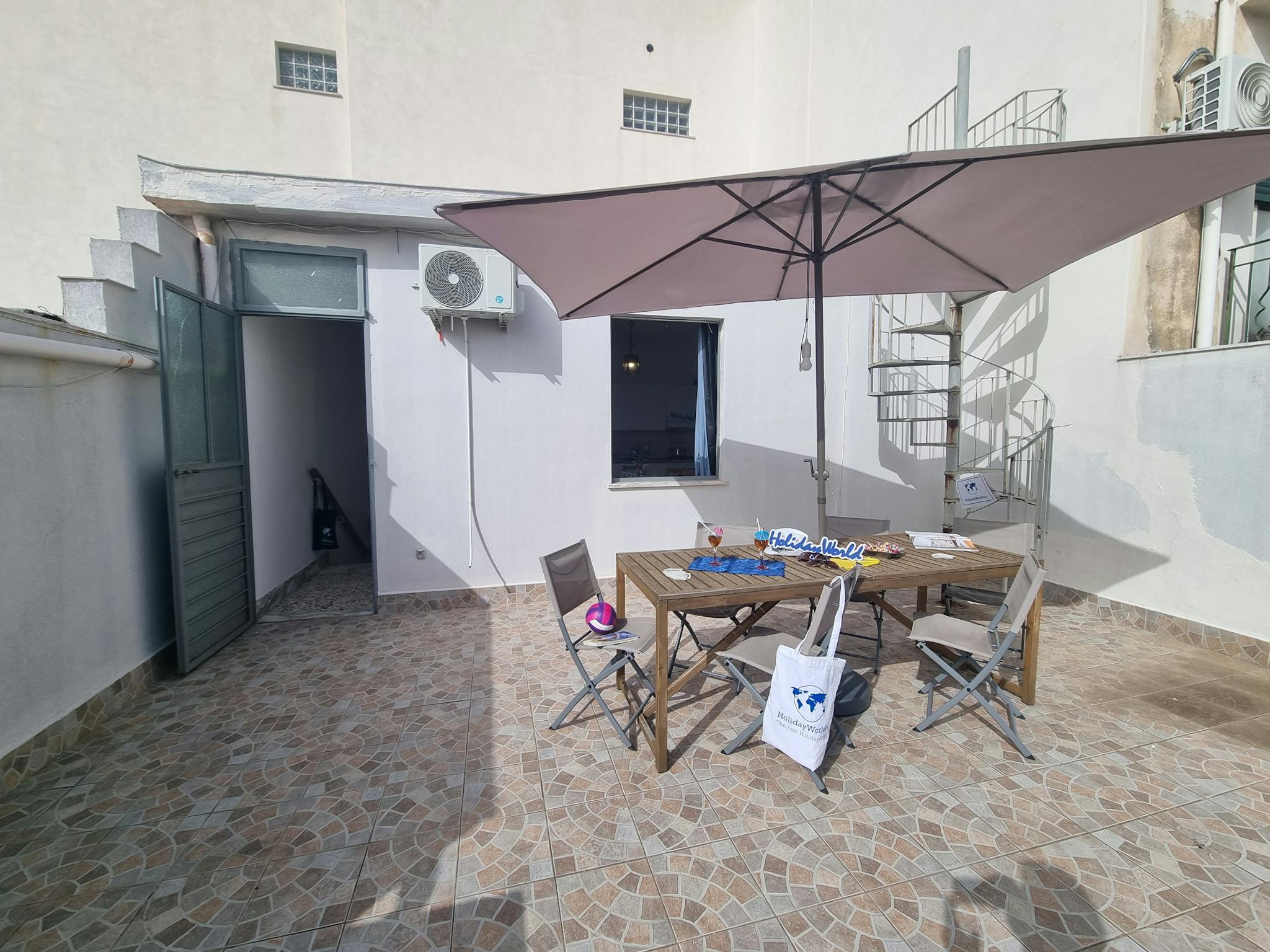 Via Palazzo Nuovo, Gaggi preview