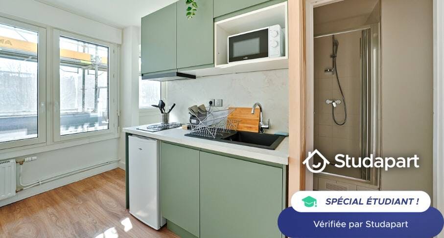 Private room for rent for €990 per month in Paris, Rue de Vouillé