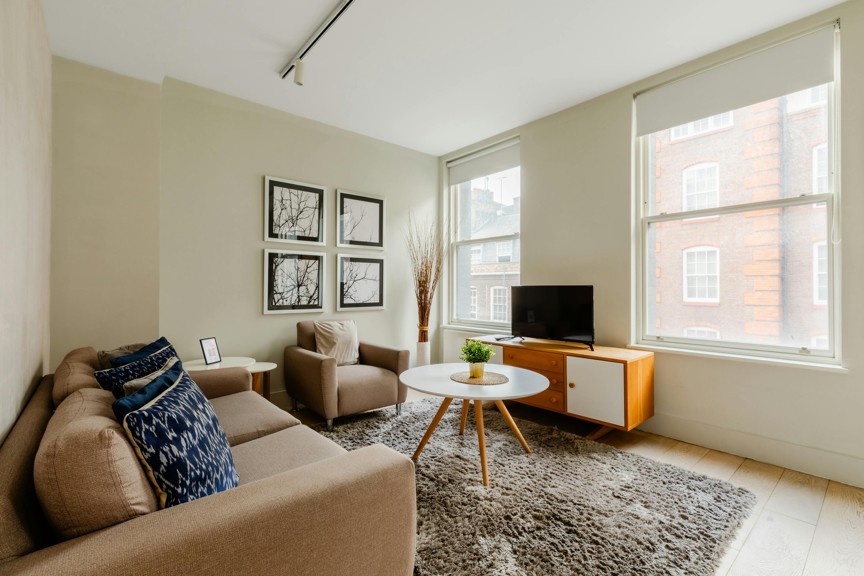 Apartment for rent for £4,350 per month in London, Leather Lane