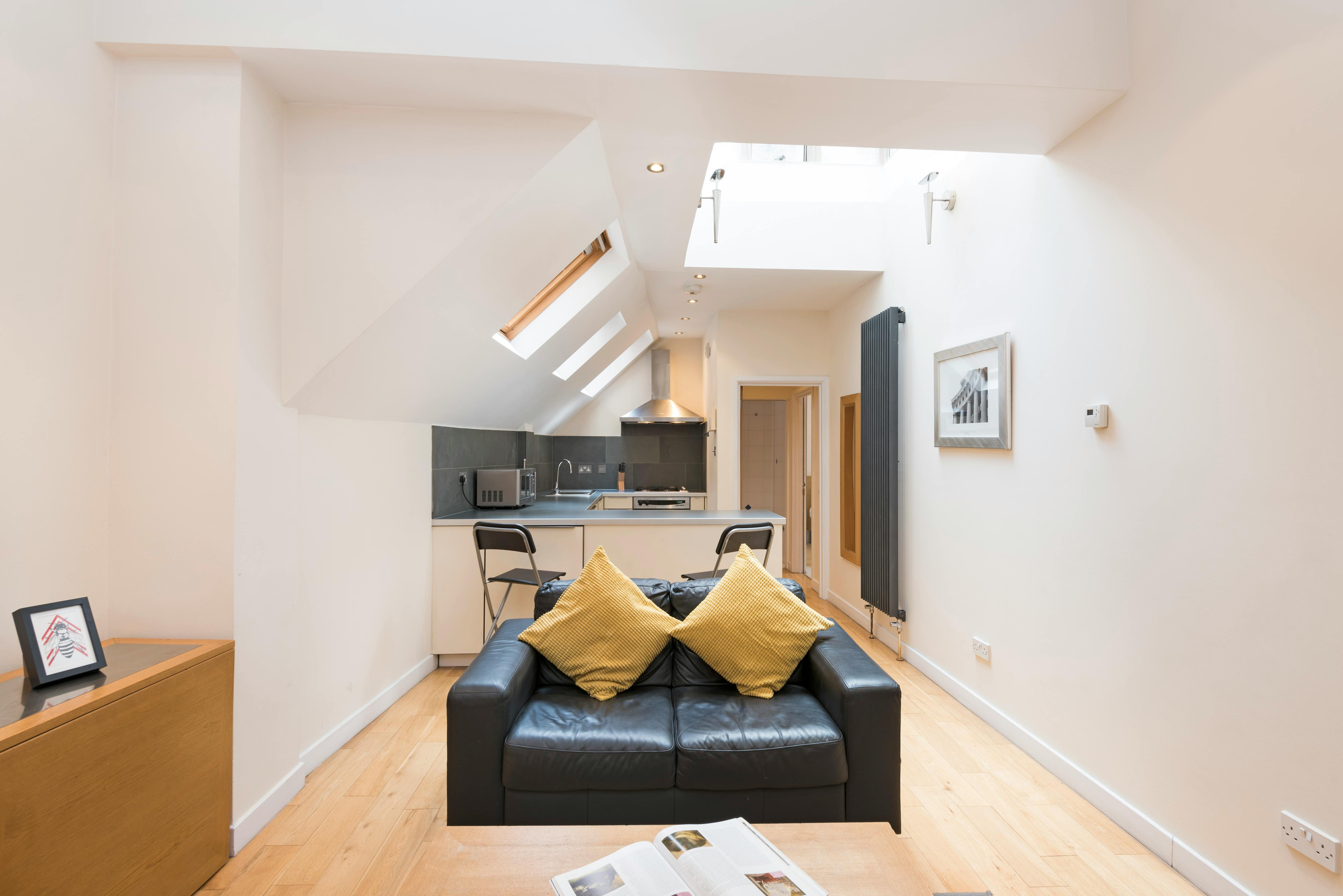 Apartment for rent for £7,590 per month in London, New Bridge Street