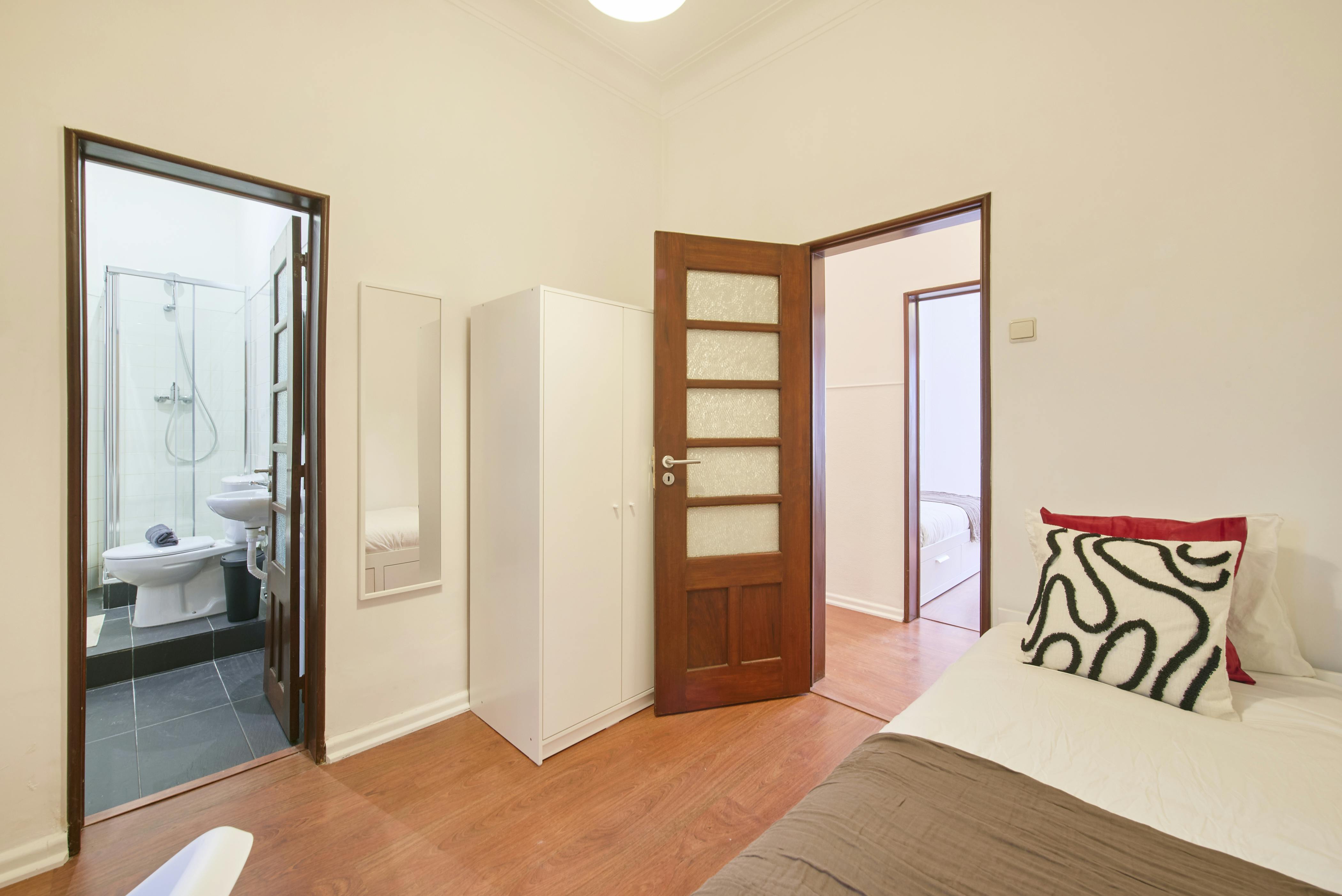 Rua de Buenos Aires, Lisbon preview