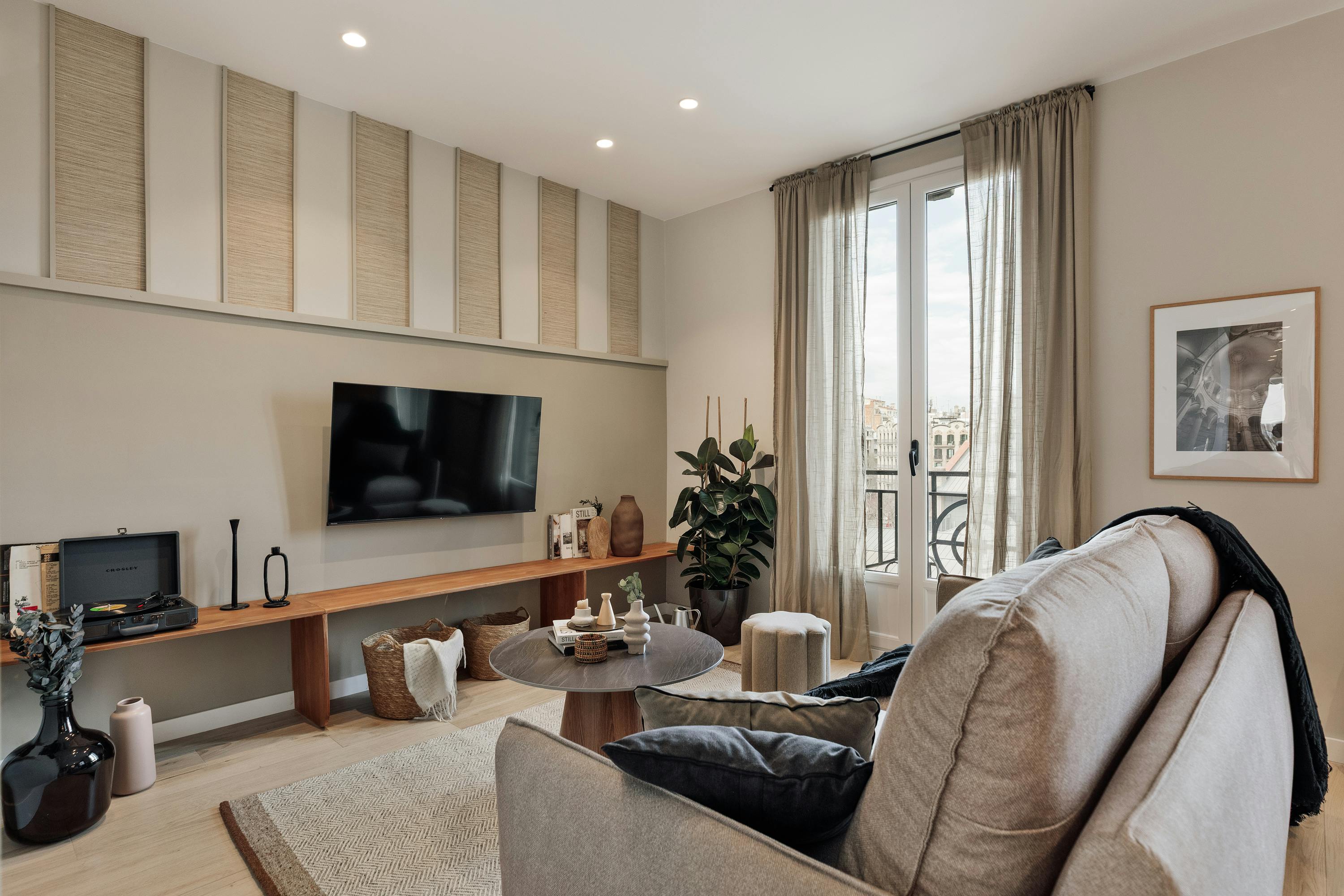 Carrer de Villarroel, Barcelona preview