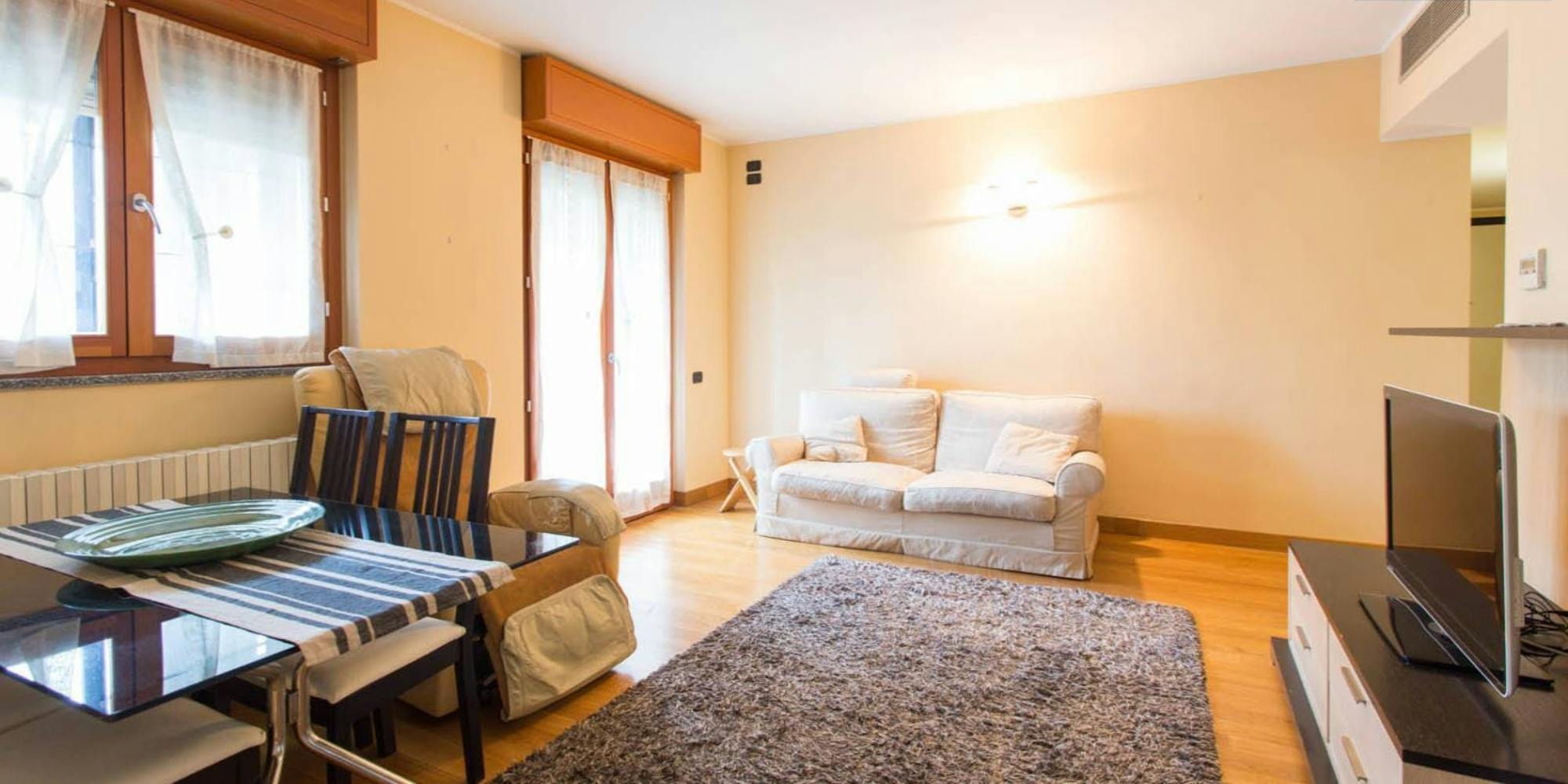 Apartment for rent for €2,300 per month in Milan, Via Giovanni Segantini
