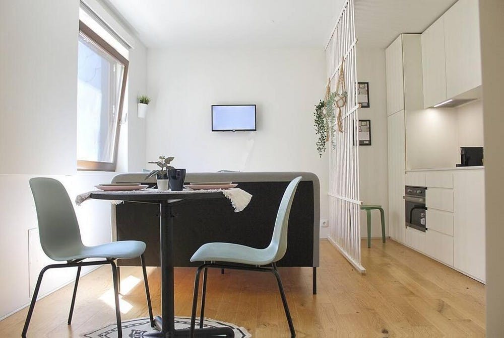 Studio for rent for €1,320 per month in Porto, Rua de Cedofeita