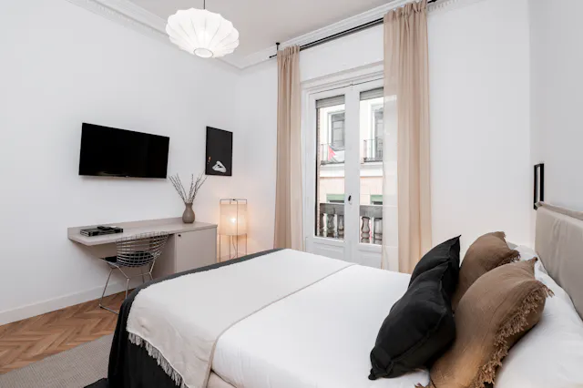 Shared room in Calle de la Victoria, Madrid (1612315) room image 2