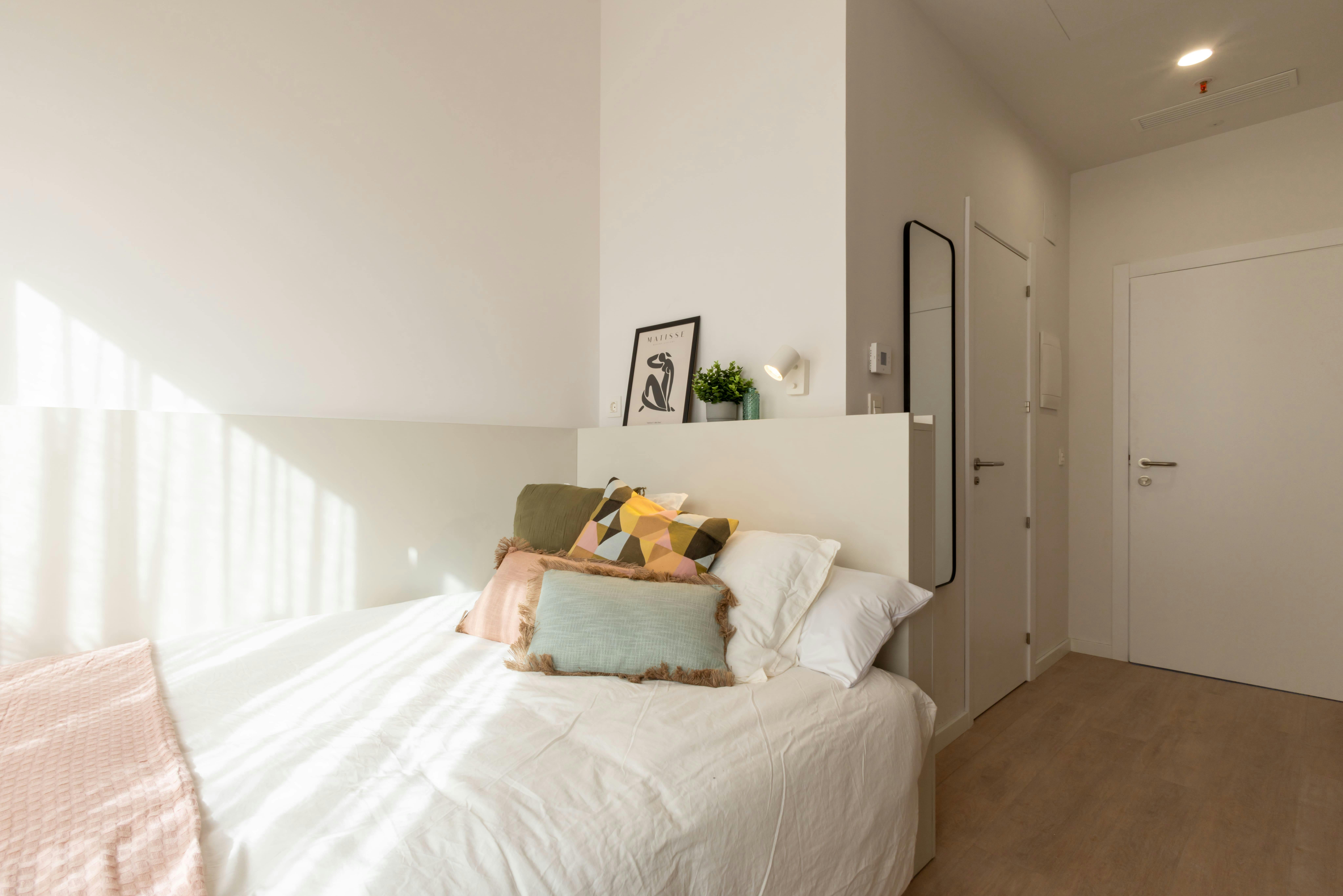 Private room for rent for €759 per month in Sevilla, Calle Juan Bautista Muñoz