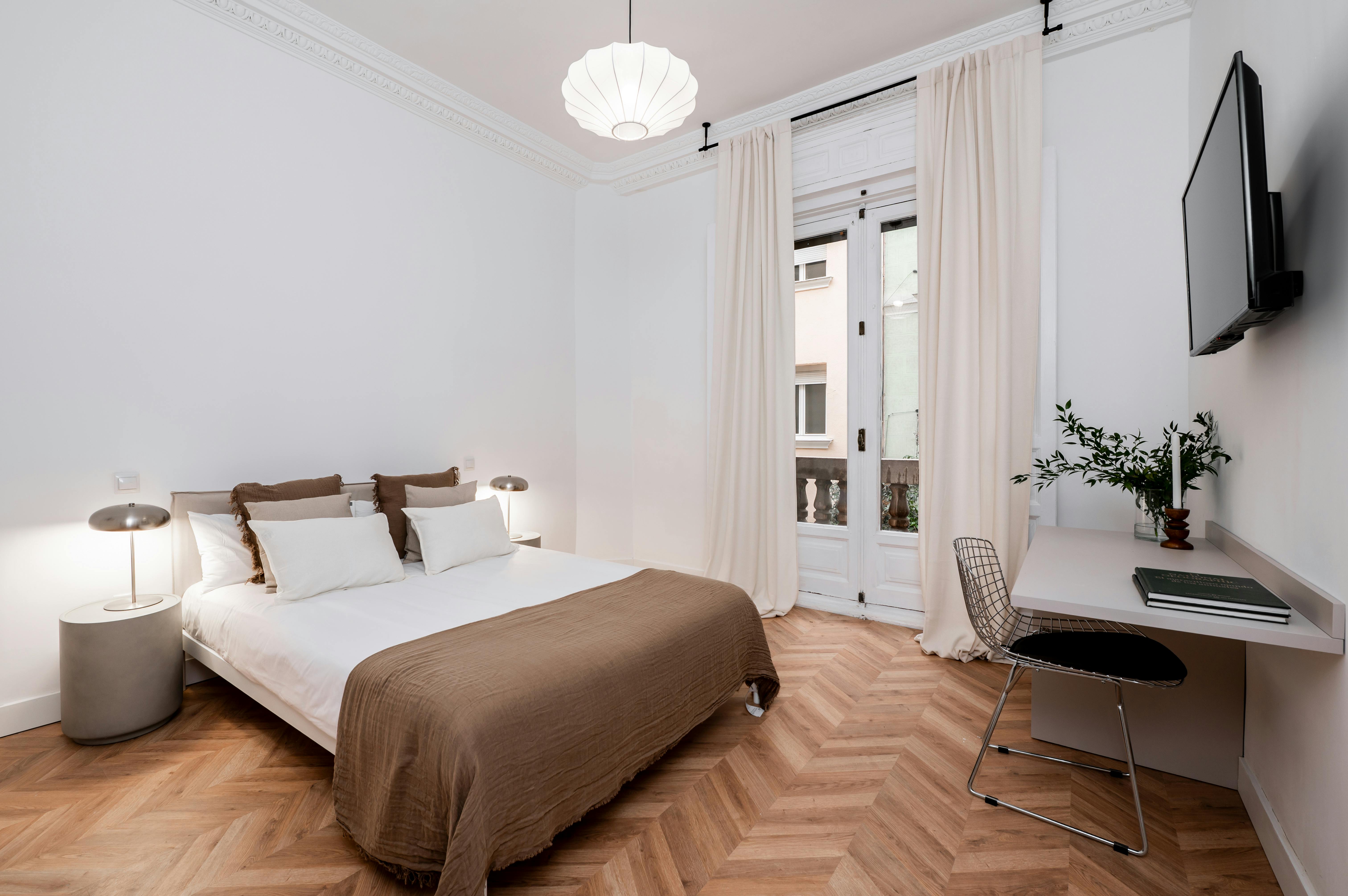 Shared room for rent for €900 per month in Madrid, Calle de la Victoria