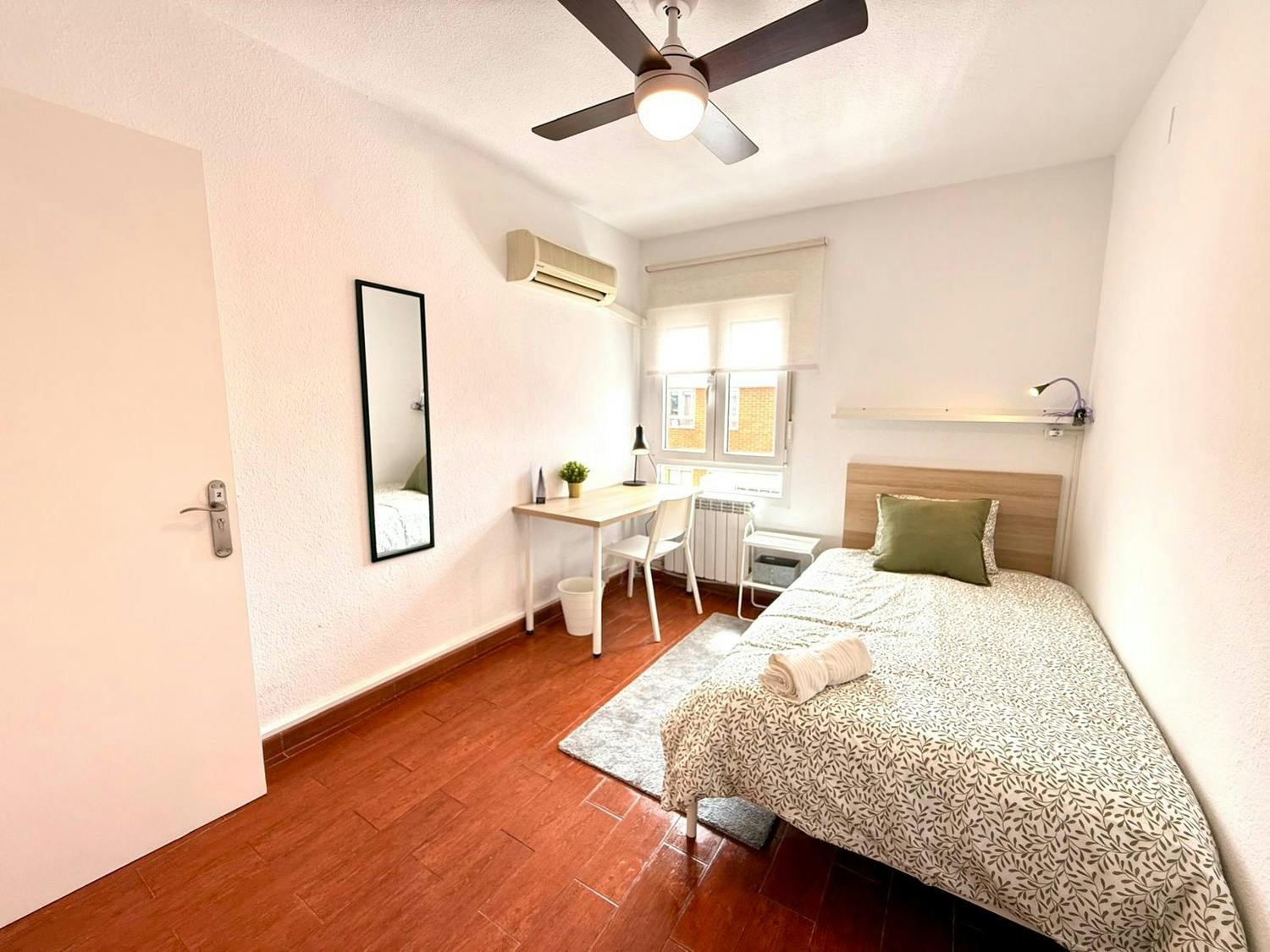 Calle Cristo de la Victoria, Madrid preview