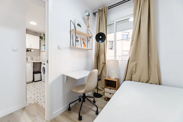 Private room in Carrer dels Sants Just i Pastor, Valencia (1612460) room image 1