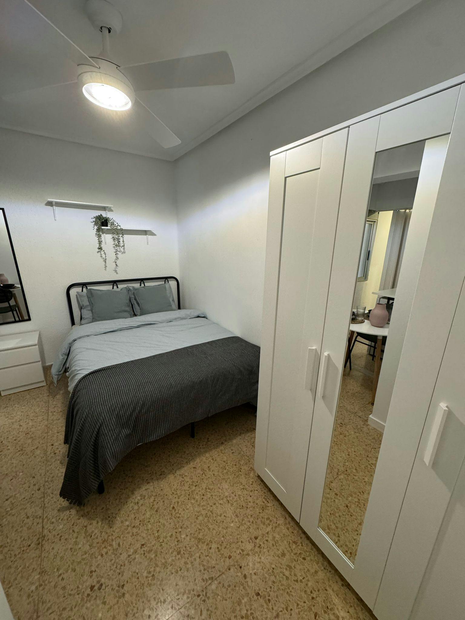 Single room Valencia, 1 bed, 10m² — photo 2