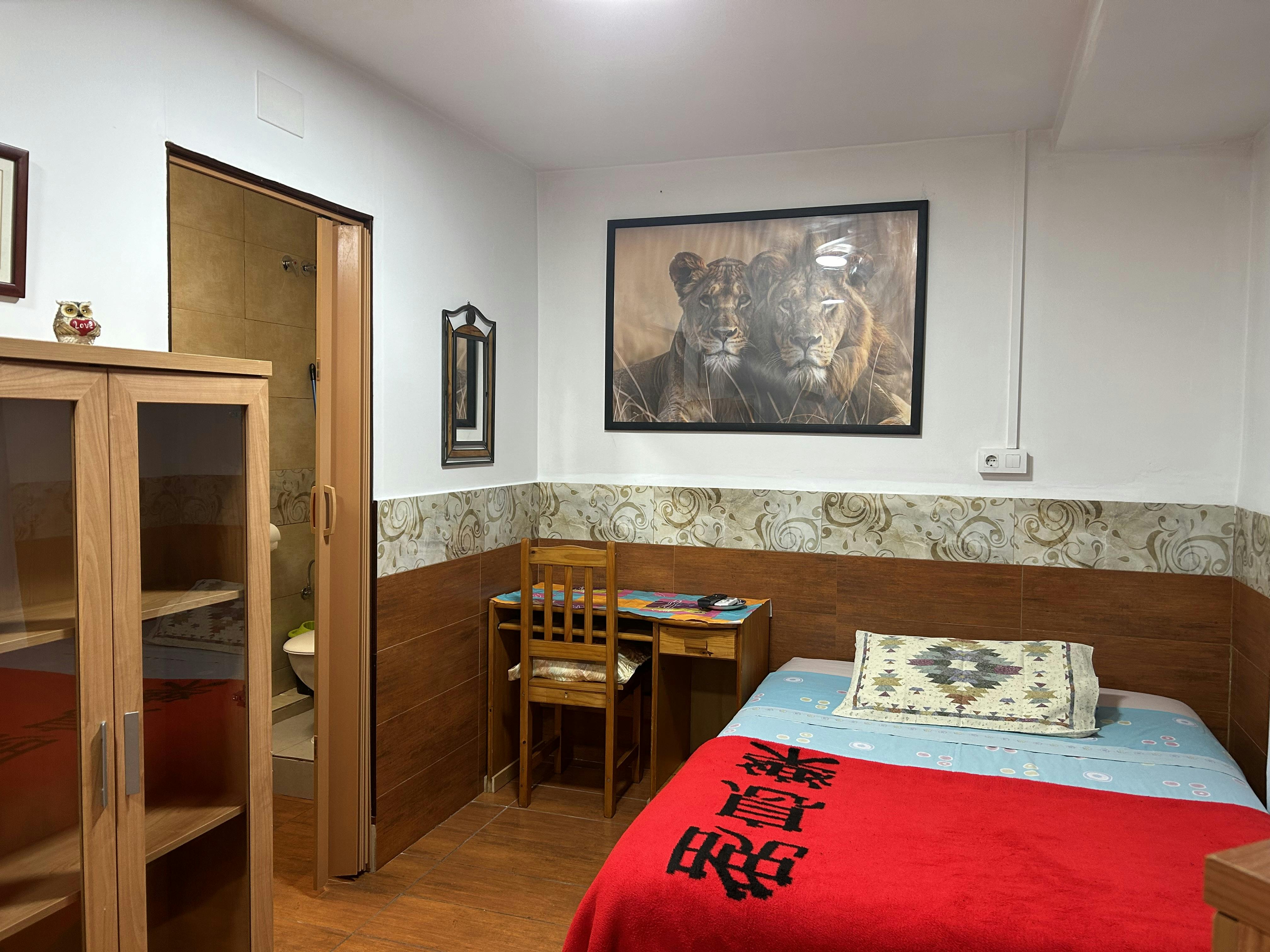 Studio for rent for €1,200 per month in L'Hospitalet de Llobregat, Avinguda del Torrent Gornal