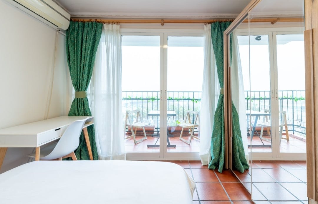 Double room San Juan De Aznalfarache, 1 bed, 10m² — photo 10