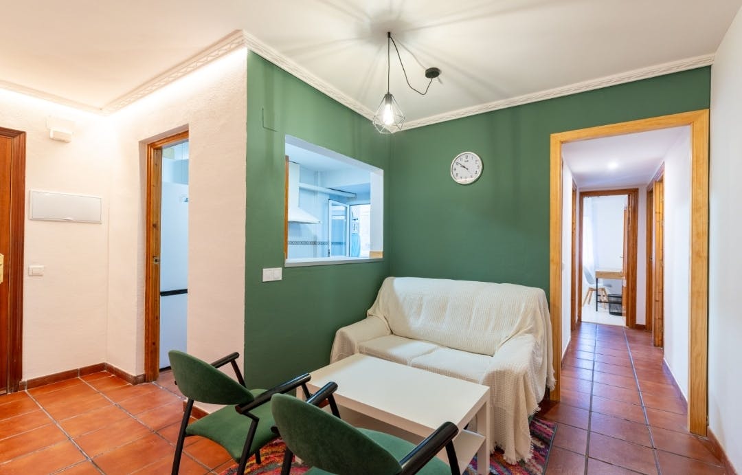 Double room San Juan De Aznalfarache, 1 bed, 10m² — photo 8