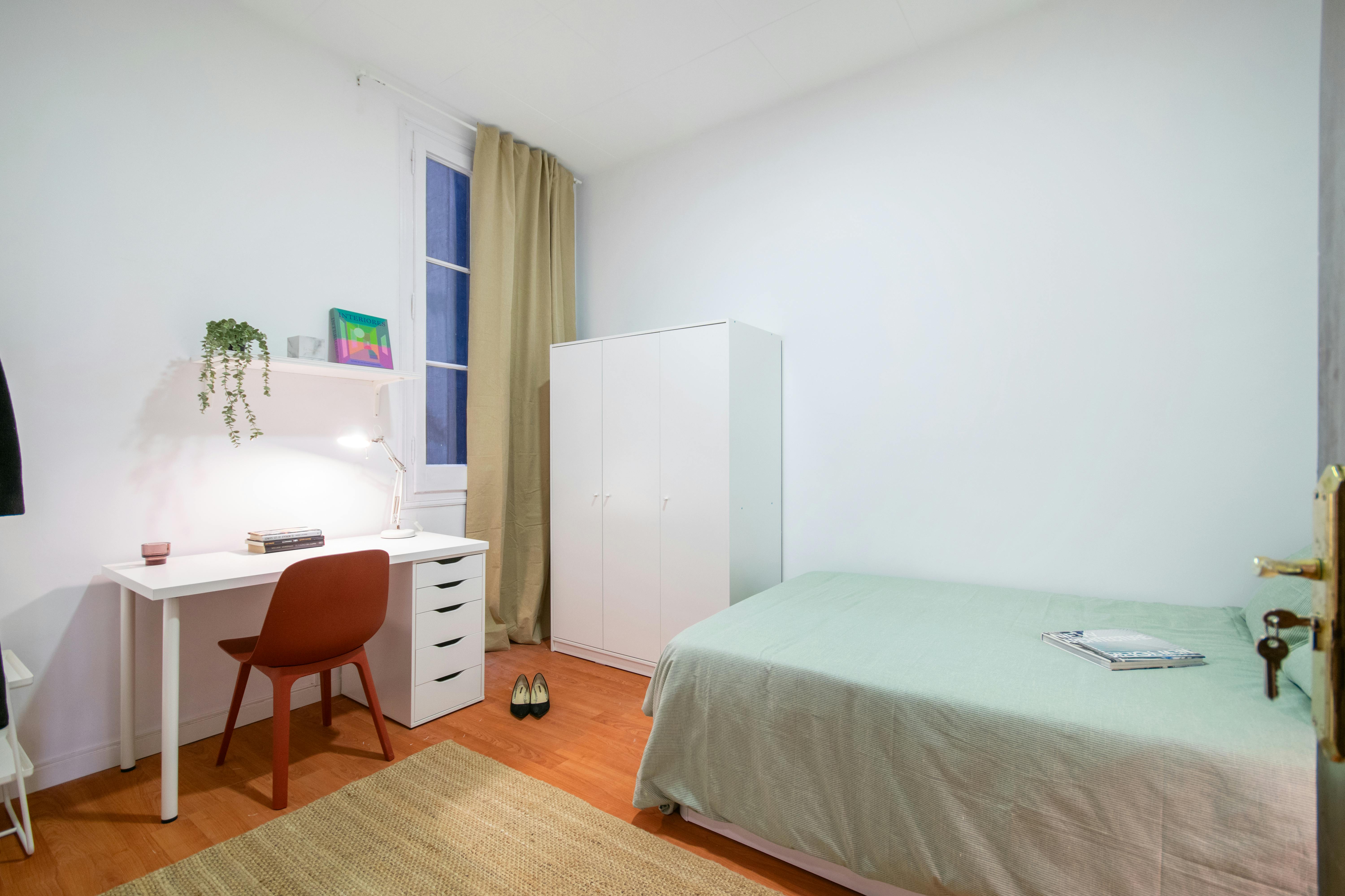 Private room for rent for €650 per month in Barcelona, Carrer del Rosselló