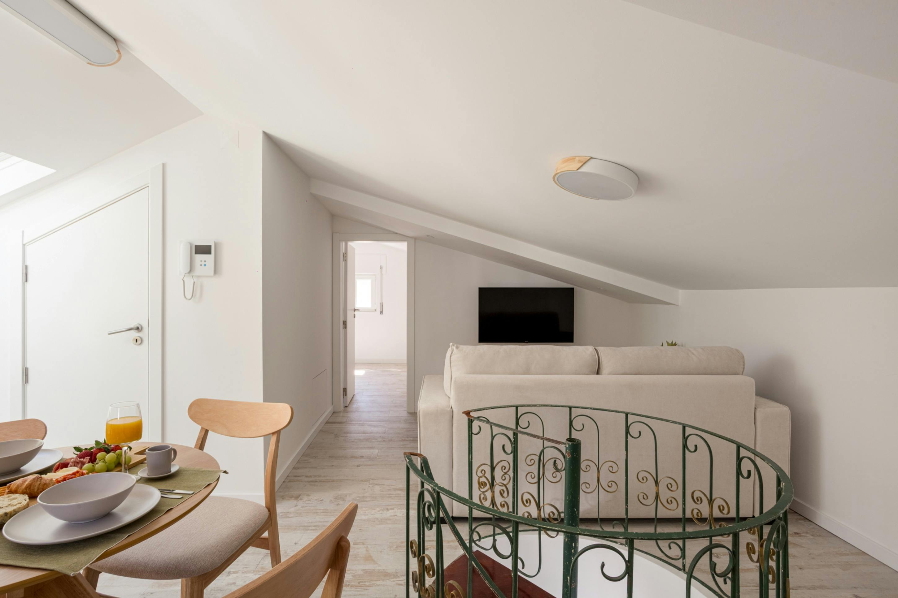 Apartamento para alugar por € 1.788 por mês em Sobreda, Rua das Olaias