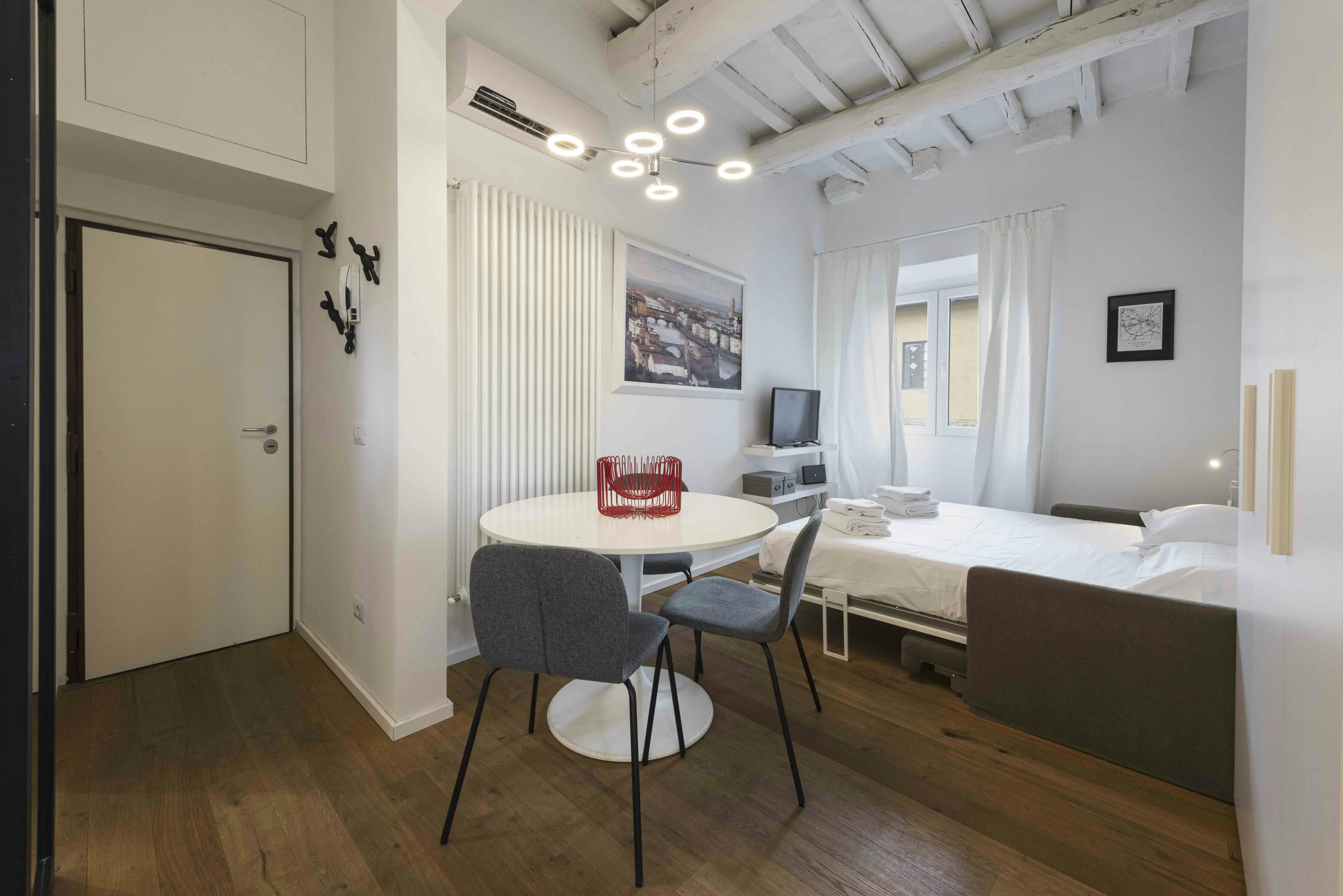 Piazza de' Frescobaldi, Florence