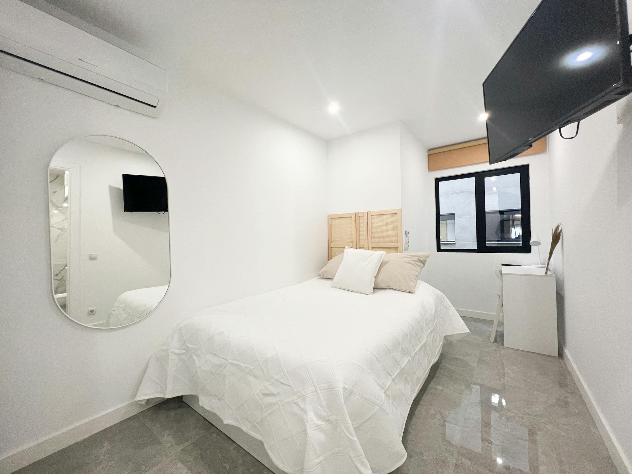 Calle de Jacometrezo, Madrid preview