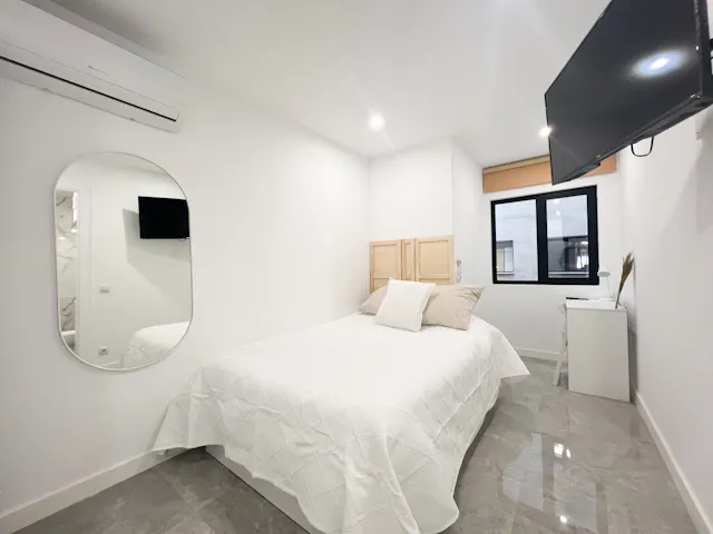 Private room in Calle de Jacometrezo, Madrid (1612995) room image 1