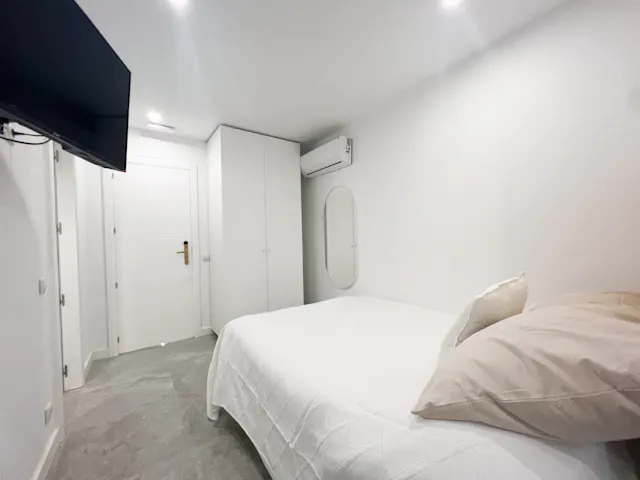 Private room in Calle de Jacometrezo, Madrid (1612995) room image 2