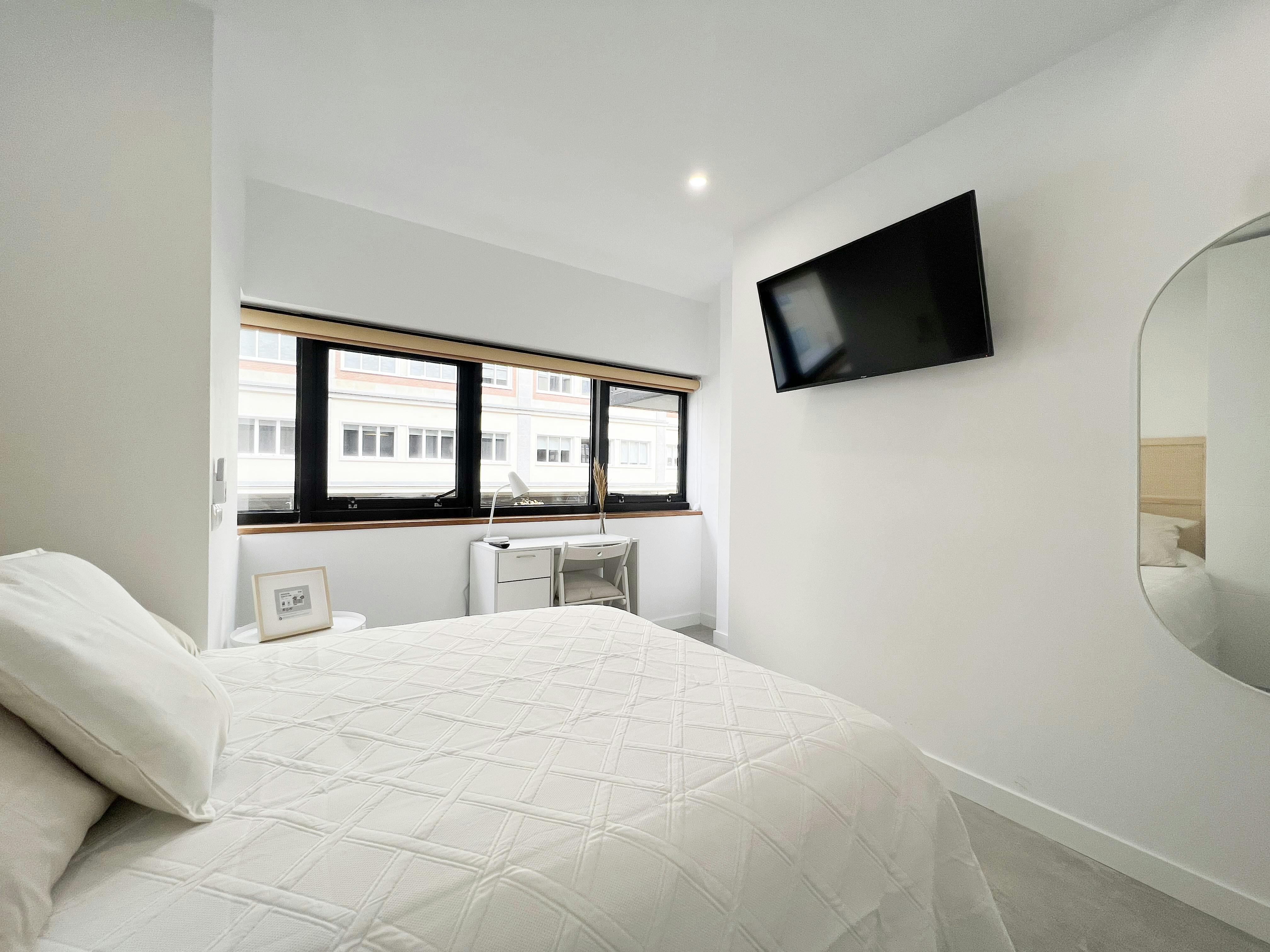 Private room for rent for €650 per month in Madrid, Calle de Jacometrezo