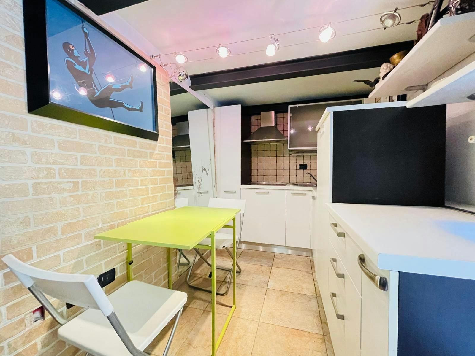 Monolocale in affitto a 2300 € al mese a Milan, Via Marghera