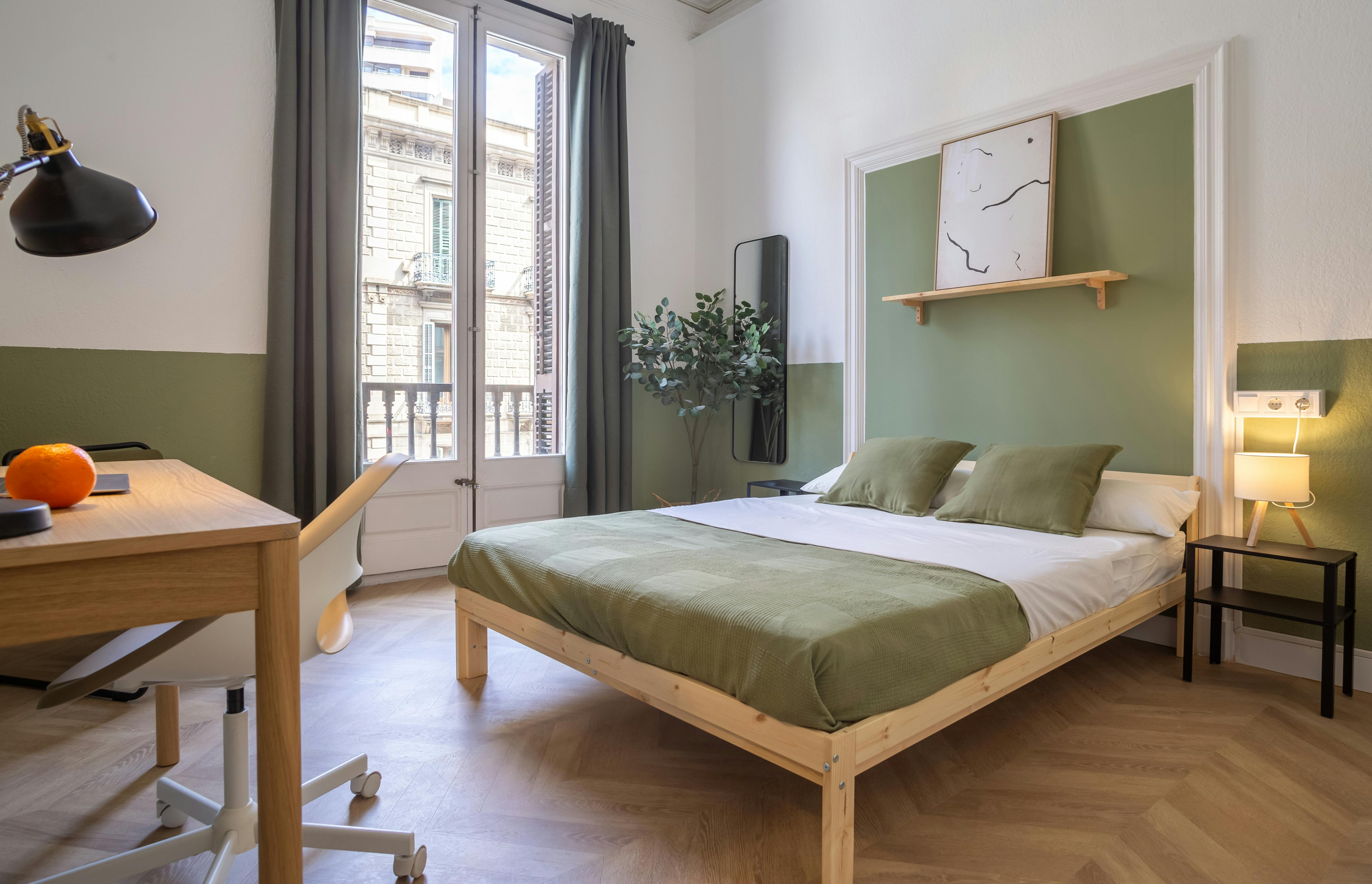 Private room for rent for €1,040 per month in Barcelona, Via Laietana