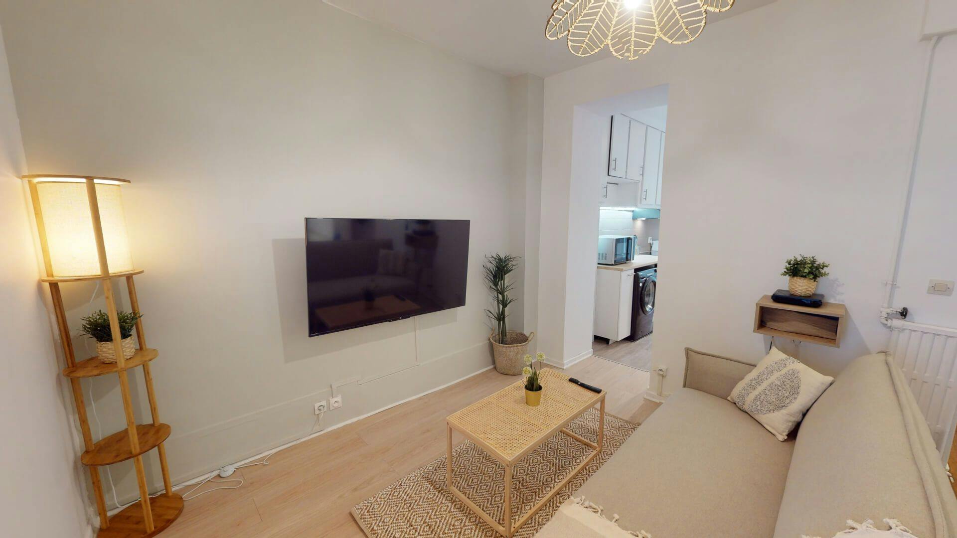Private room for rent on Rue de Passy, Paris - Plus