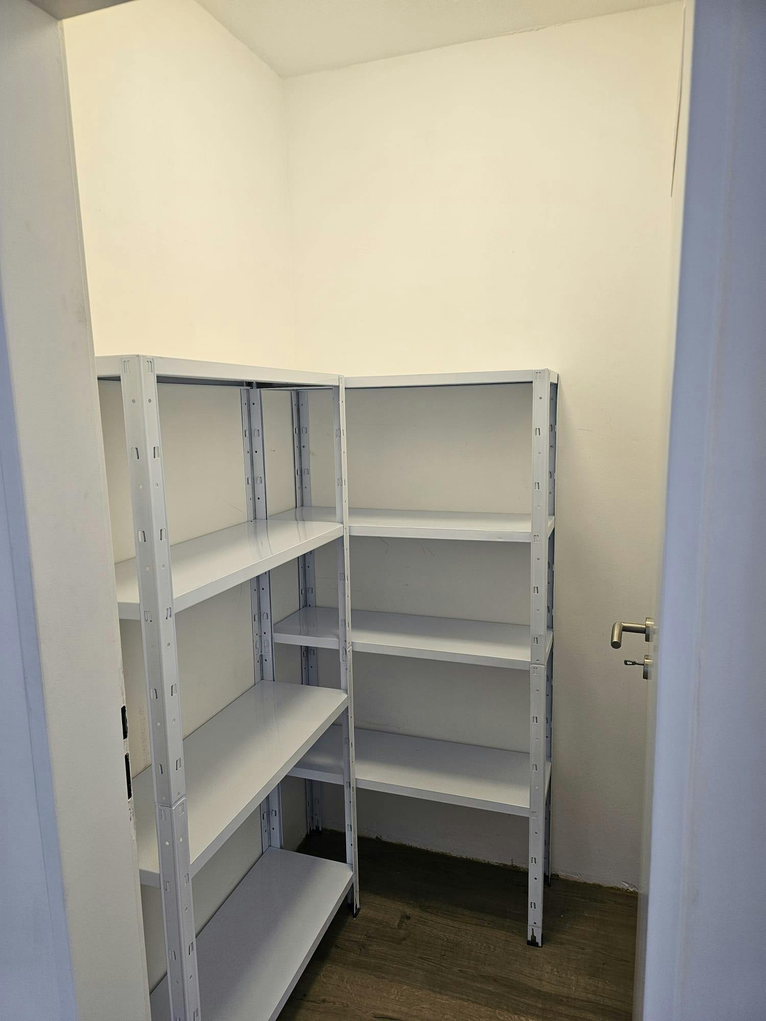 Single room Königsbrunn, 1 bed, 25m² — photo 1