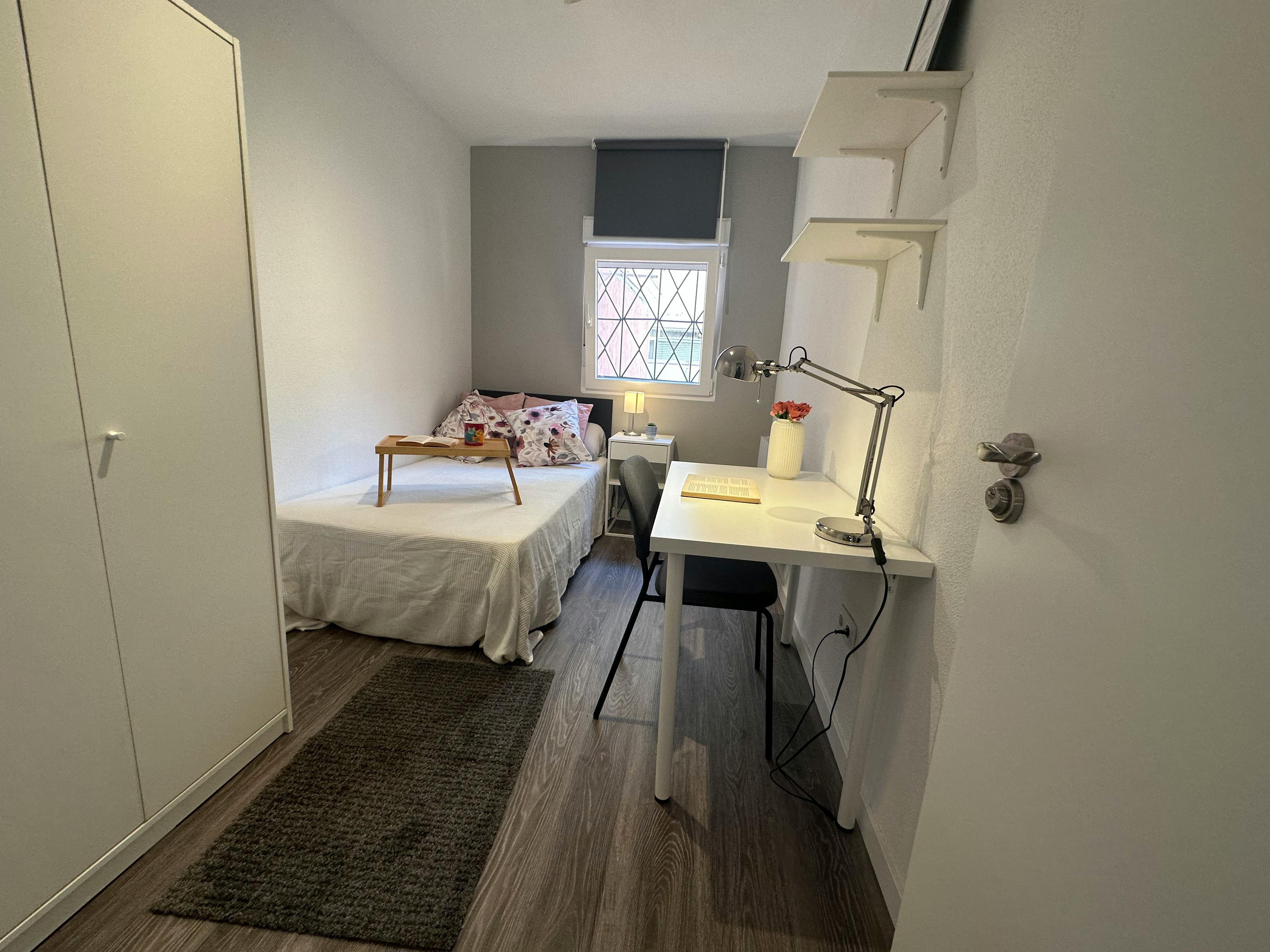 Single room Madrid, 1 bed — photo 3