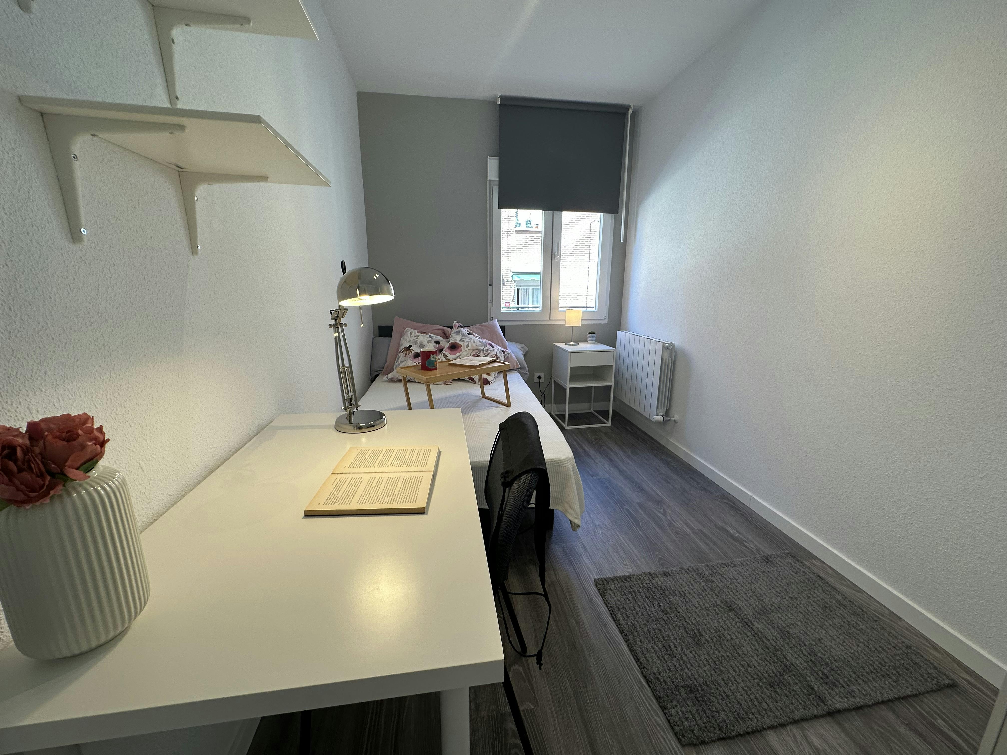 Calle Pico de la Maliciosa, Madrid preview