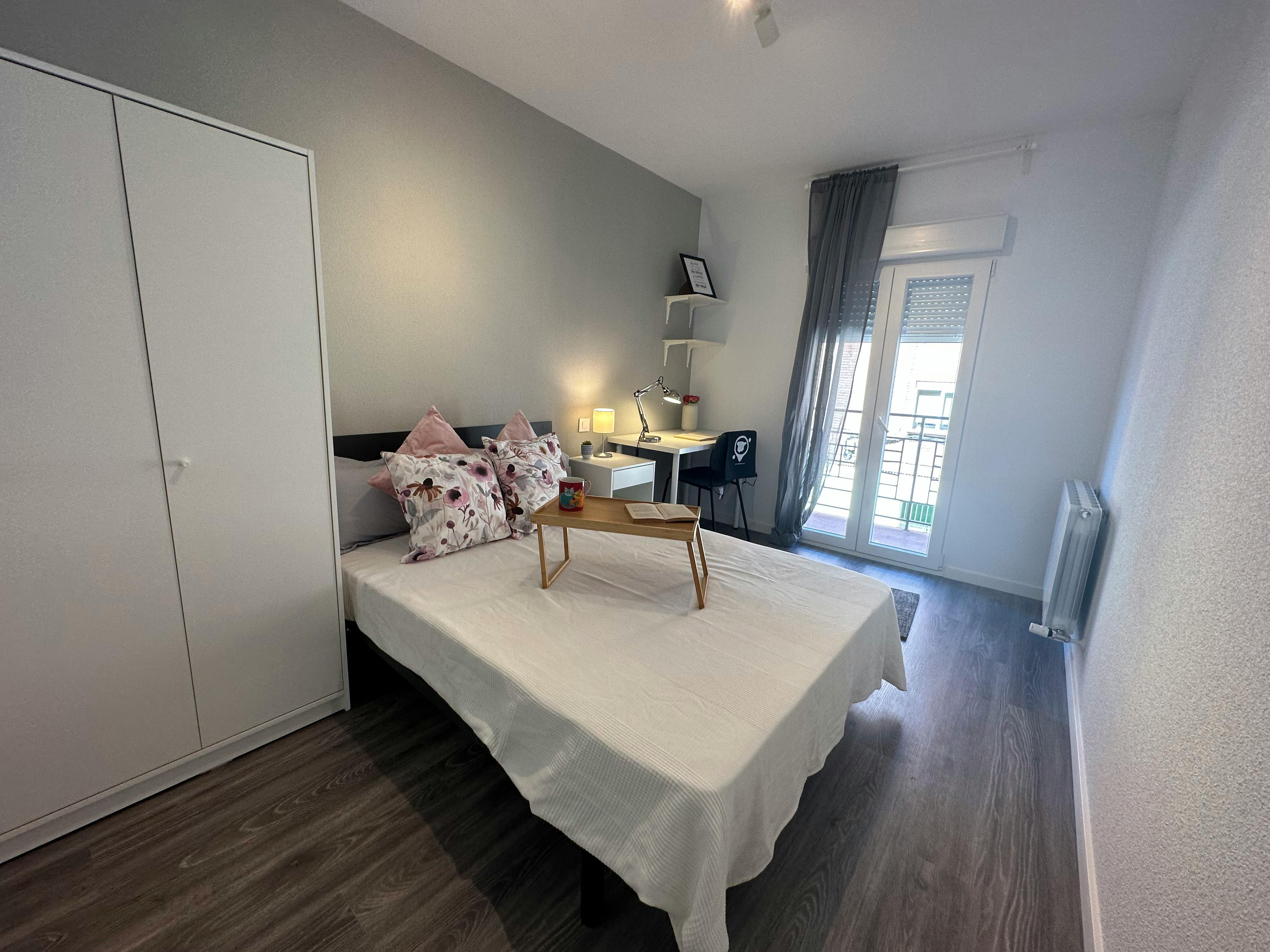 Calle Pico de la Maliciosa, Madrid preview