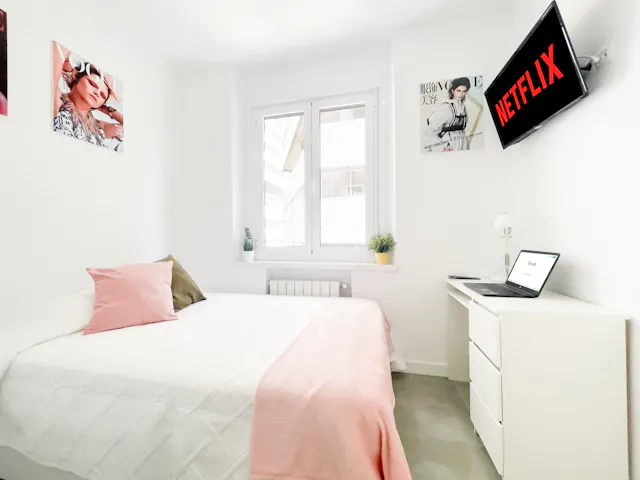 Private room in Calle del Tutor, Madrid (1614129) room image 2