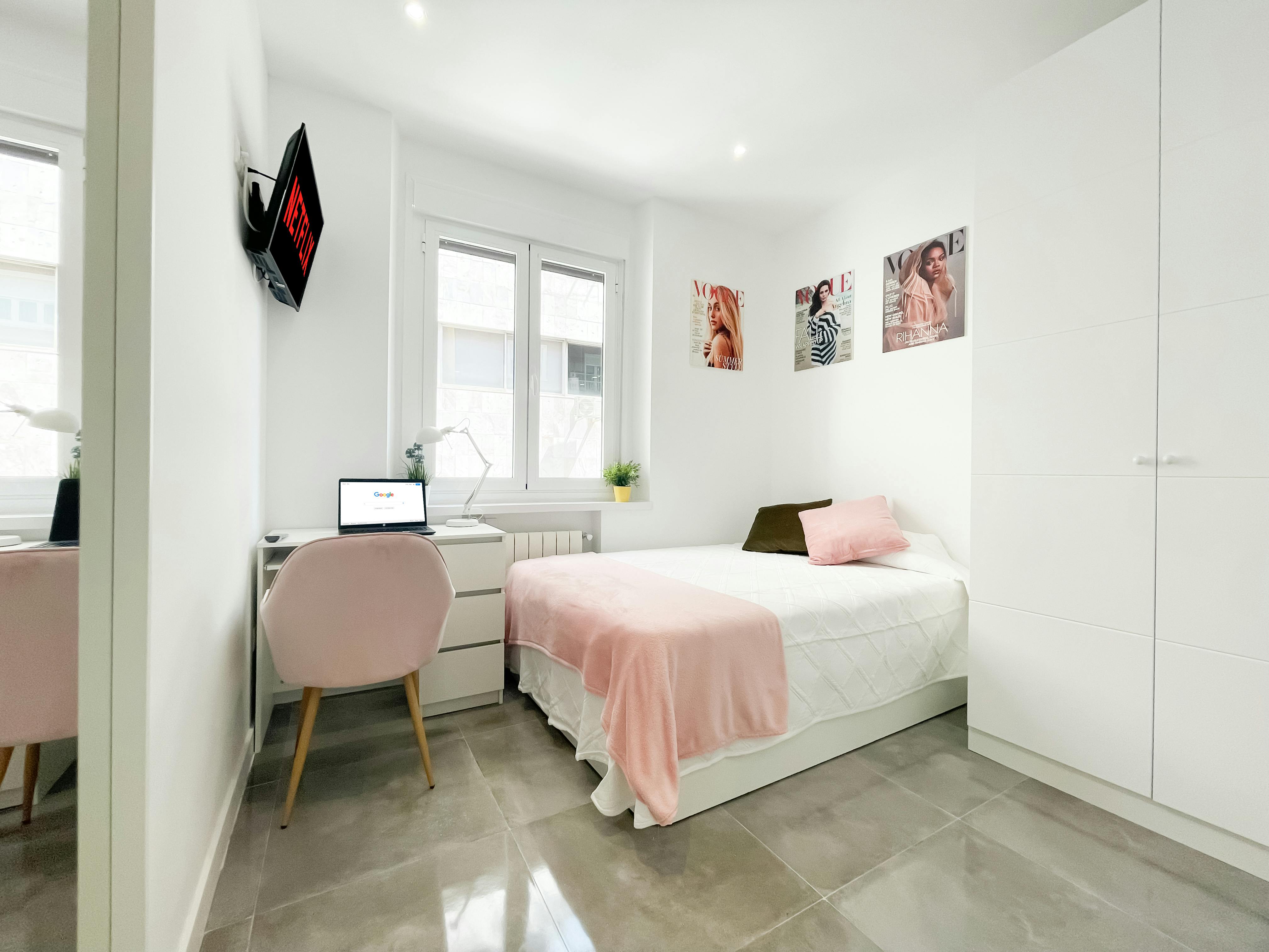 Private room for rent for €700 per month in Madrid, Calle del Tutor