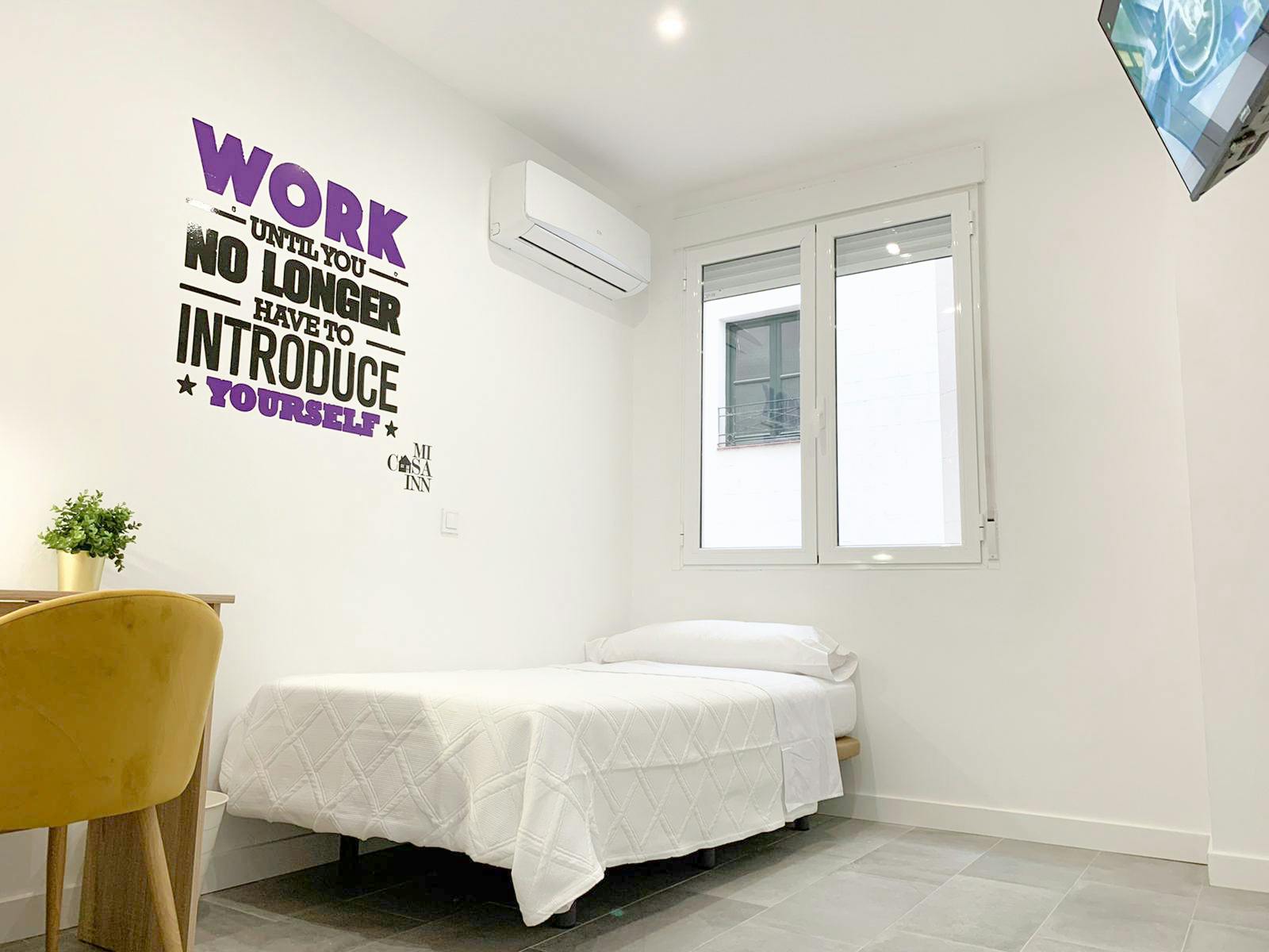 Private room for rent for €600 per month in Madrid, Calle de Ferraz