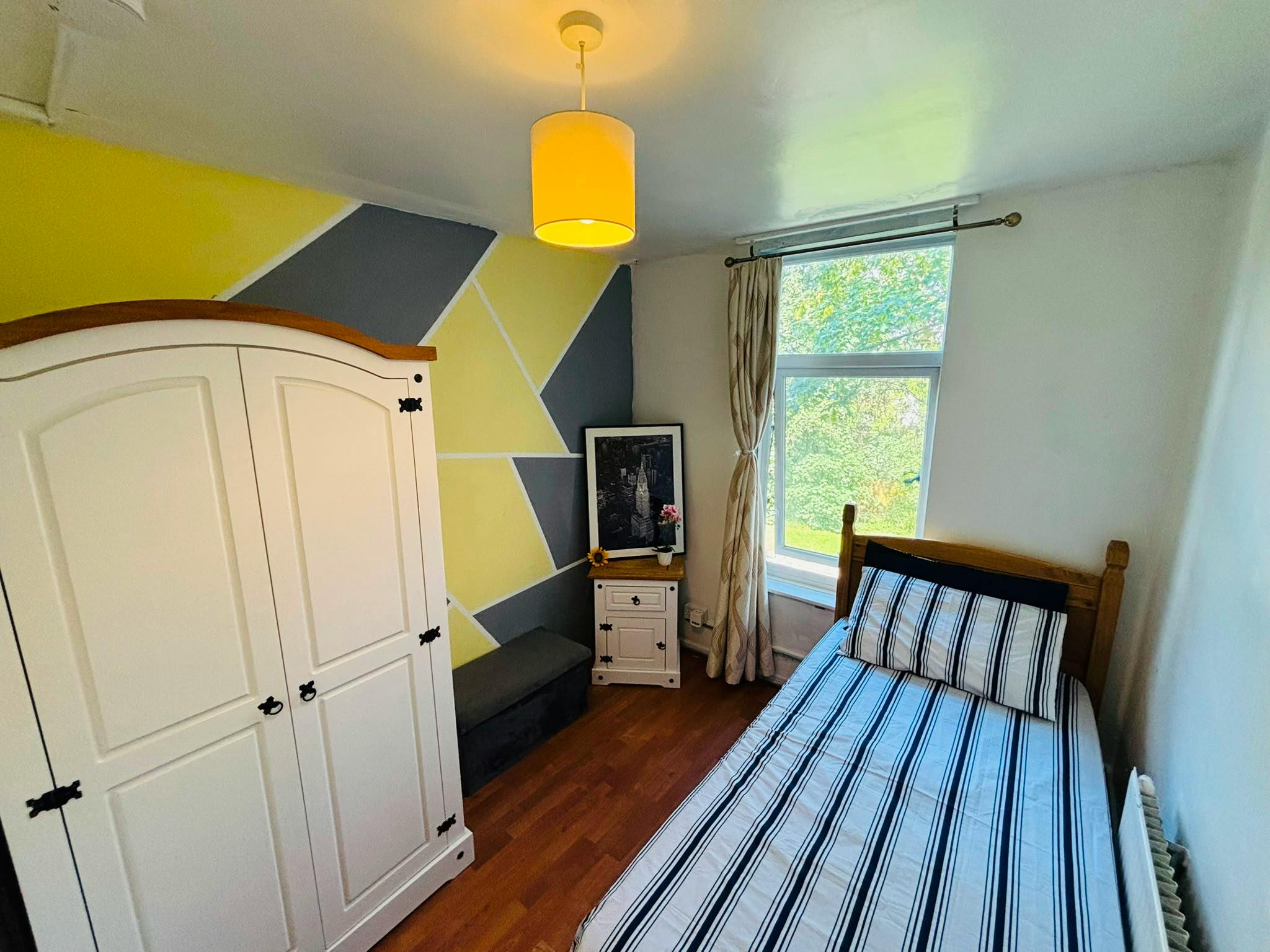 Shared room for rent for £693 per month in London, Vigilant Close