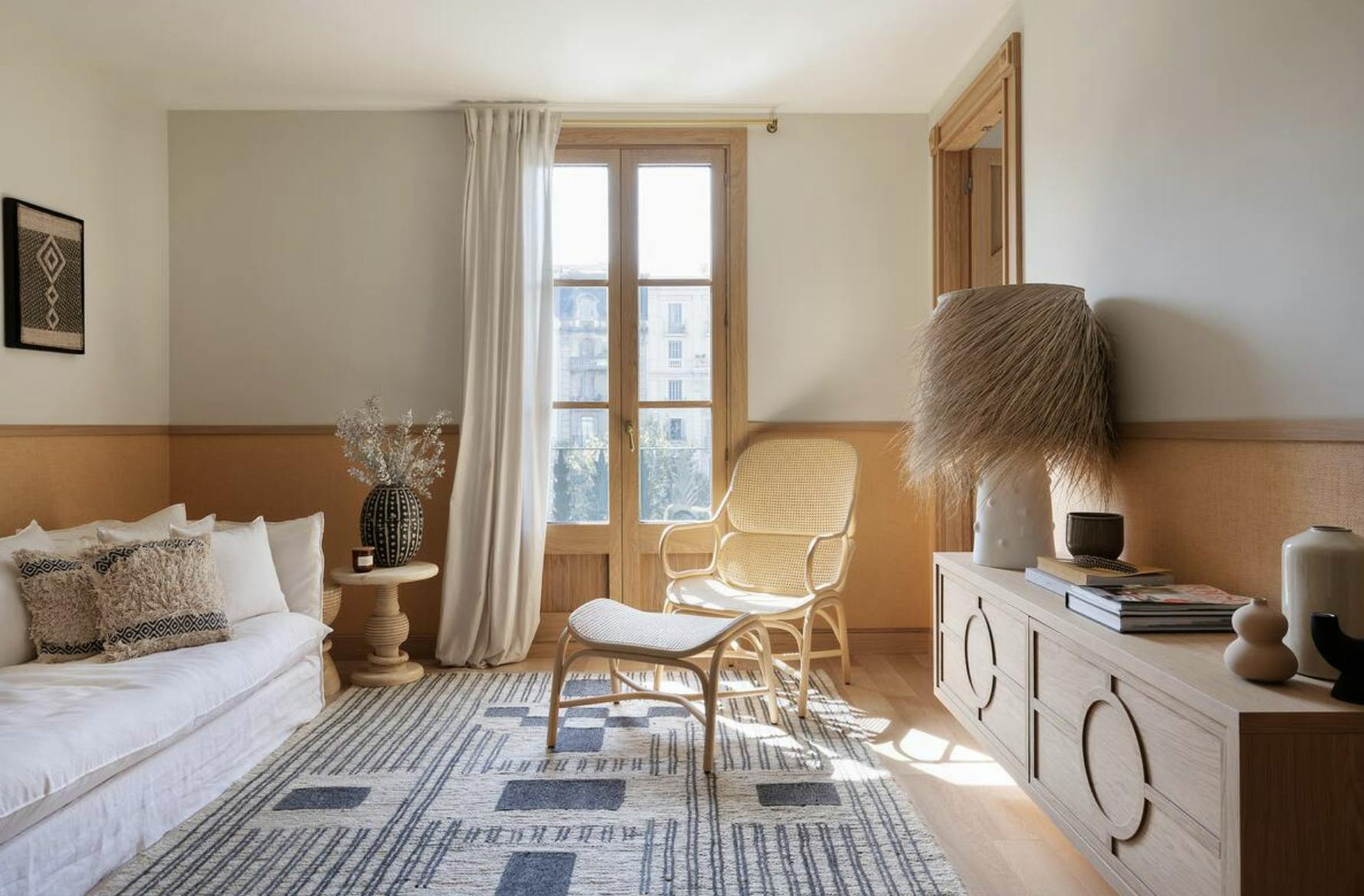 Apartment for rent for €3,000 per month in Barcelona, Carrer d'Entença