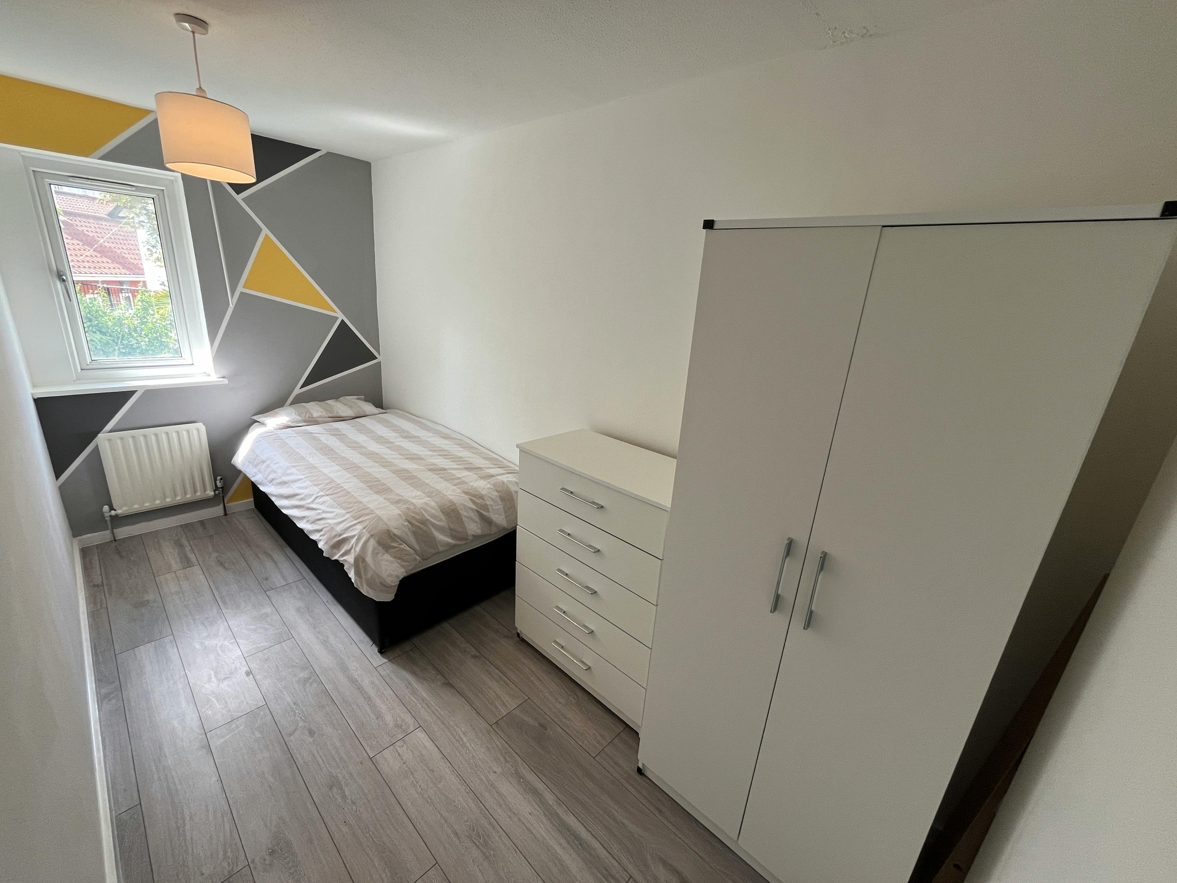 Double room London, 1 bed, 8m² — photo 3