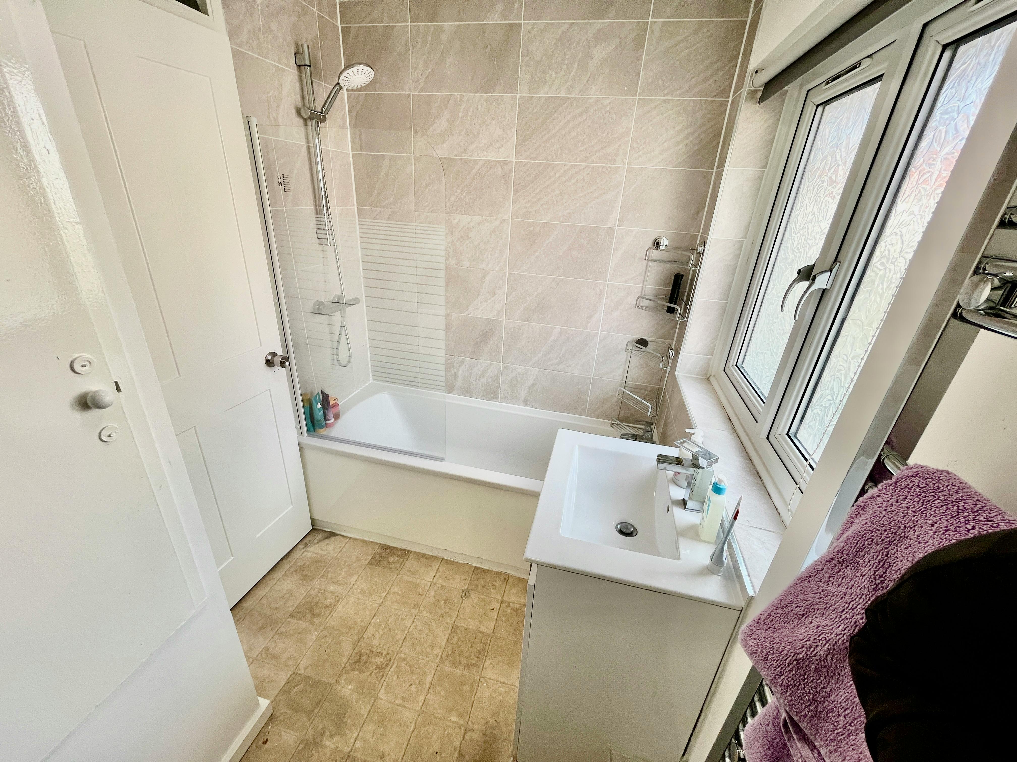 Double room London, 1 bed, 8m² — photo 4