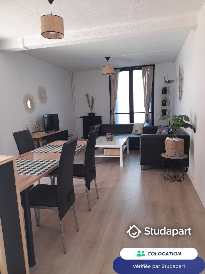 Private room for rent for €520 per month in Cenon, Rue du 11 Novembre 1918