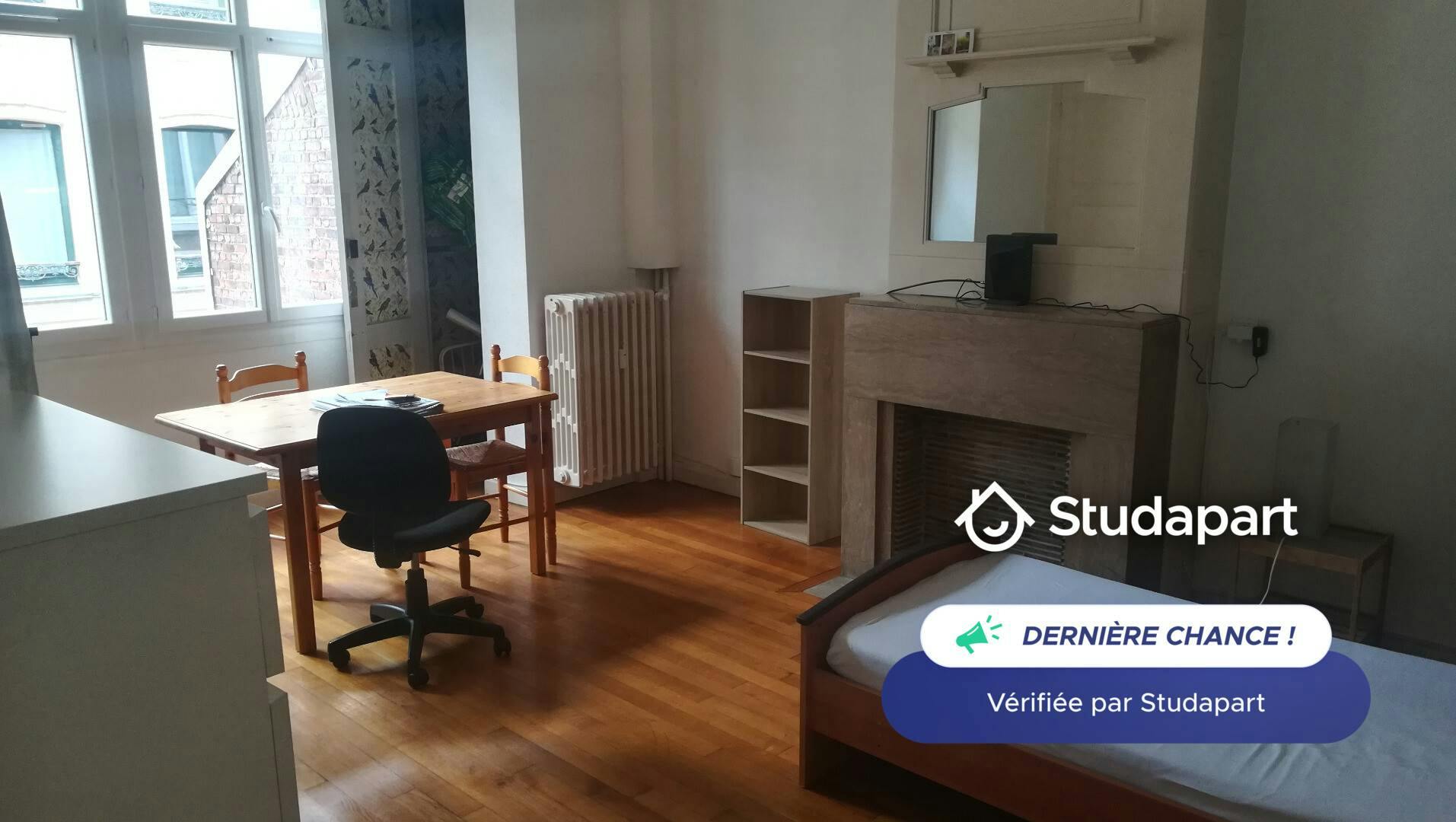 Apartment for rent for €1,400 per month in Lille, Rue Pierre Mauroy