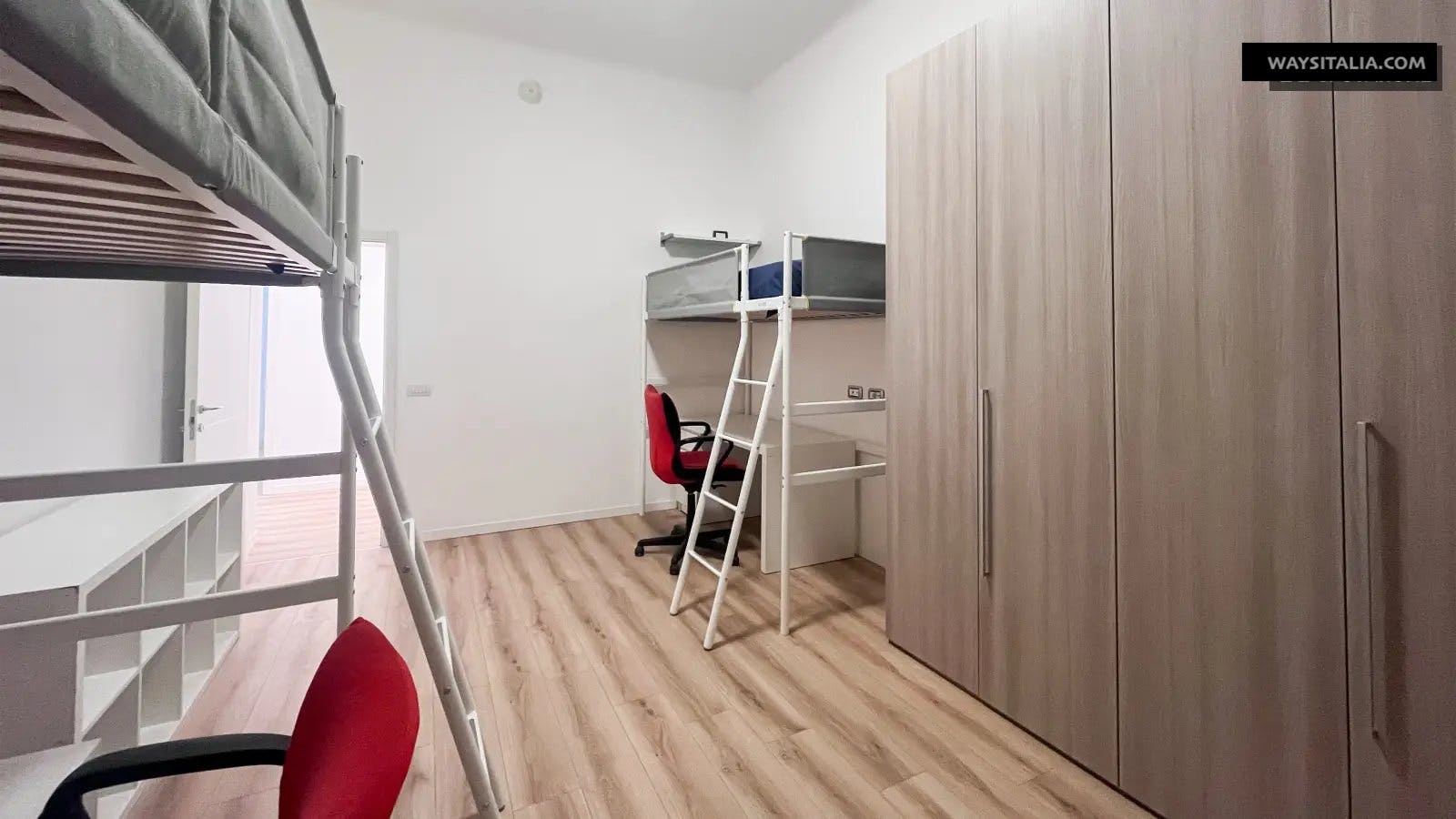 Double room Milan, 1 bed, 10m² — photo 3