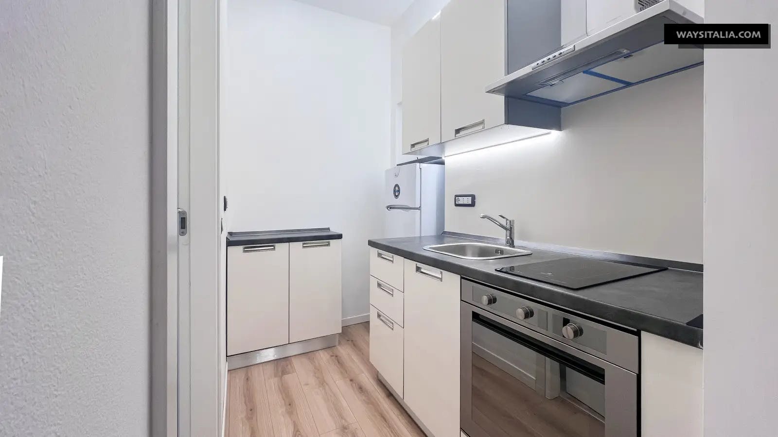Double room Milan, 1 bed, 10m² — photo 3