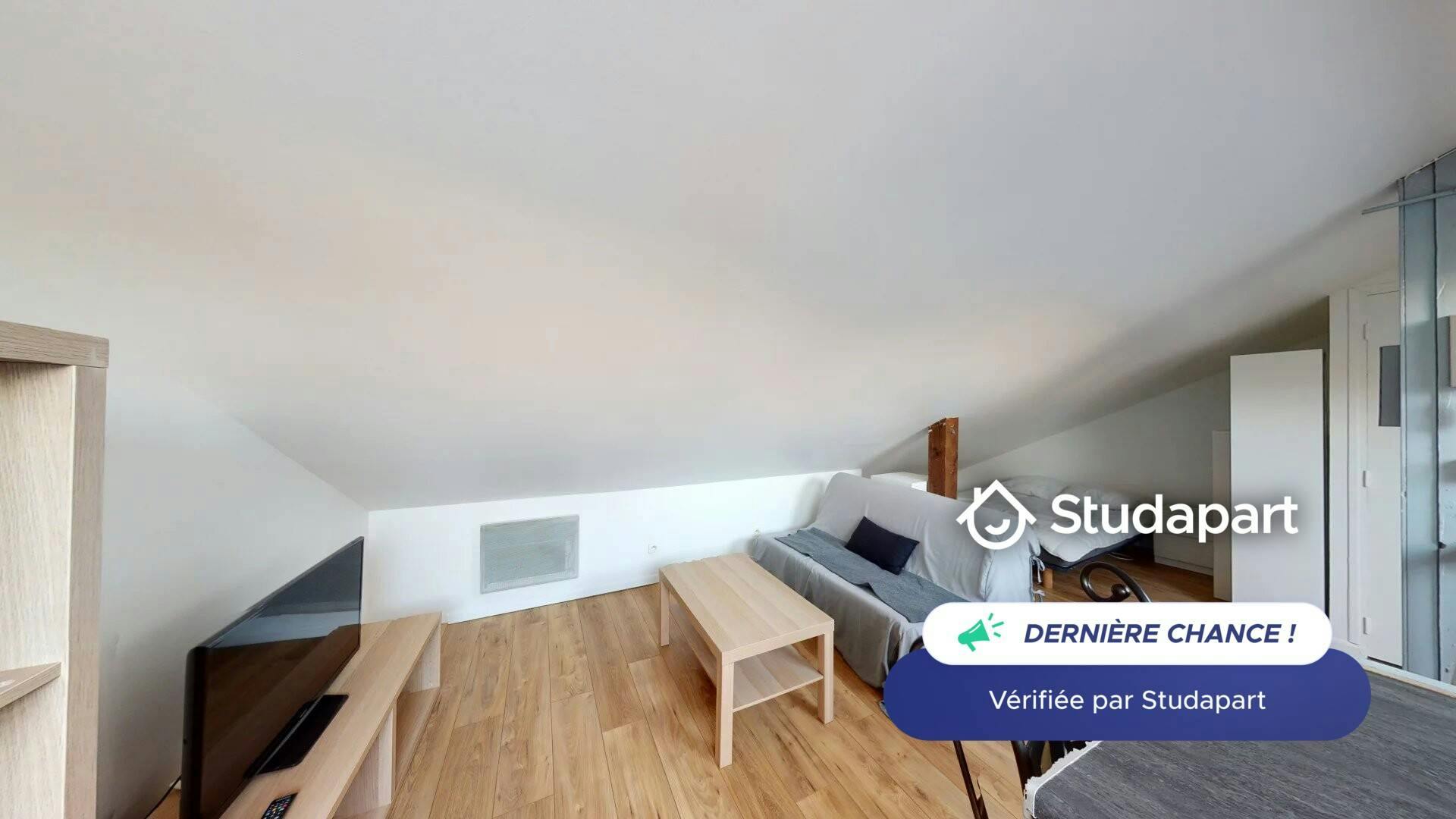 Wohnung zu mieten für 465 € pro Monat in Reims, Rue Petit-Delbourg