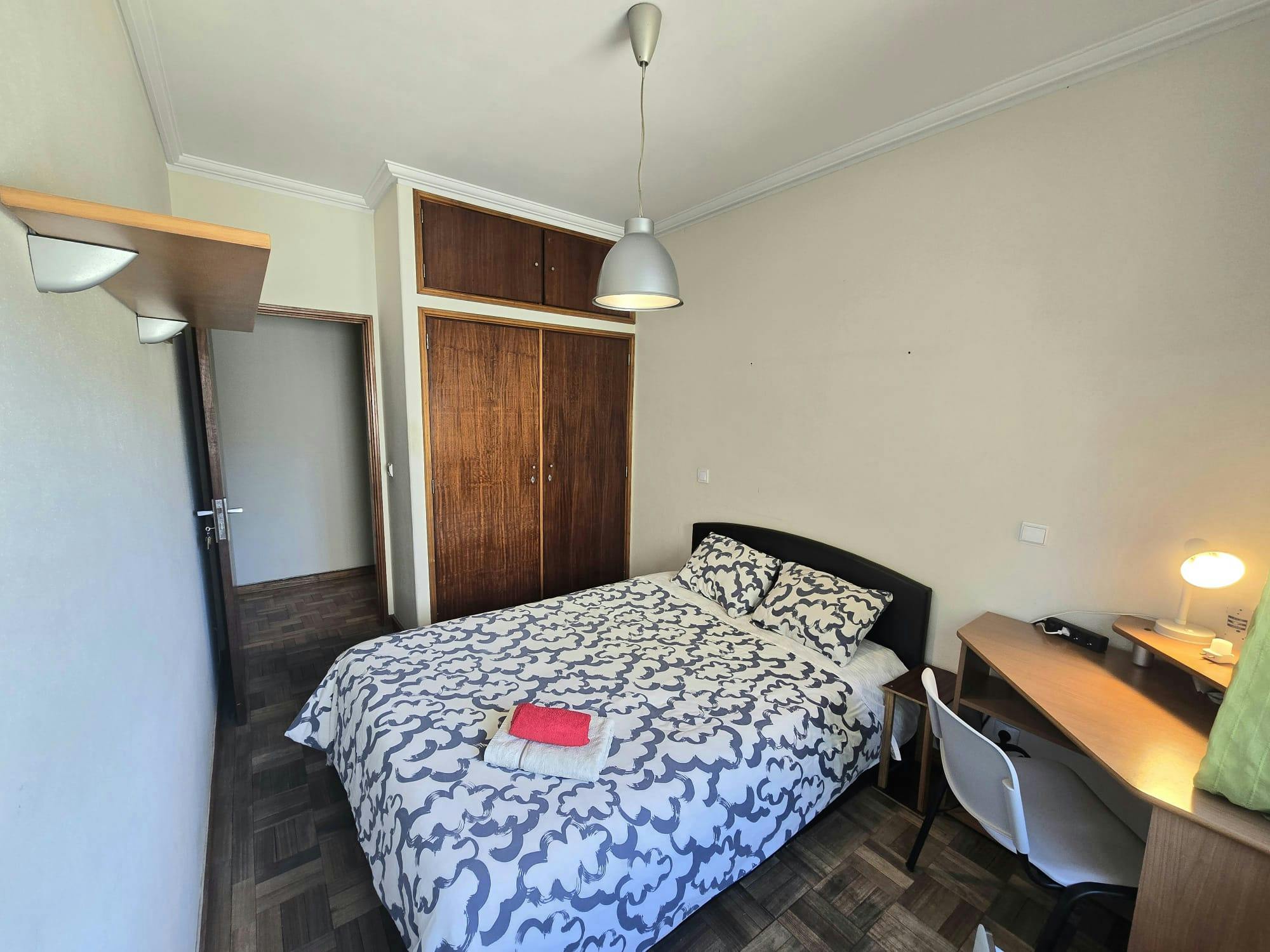 Privat rum att hyra för 475 € i månaden i Azurém, Alameda Doutor Alfredo Pimenta