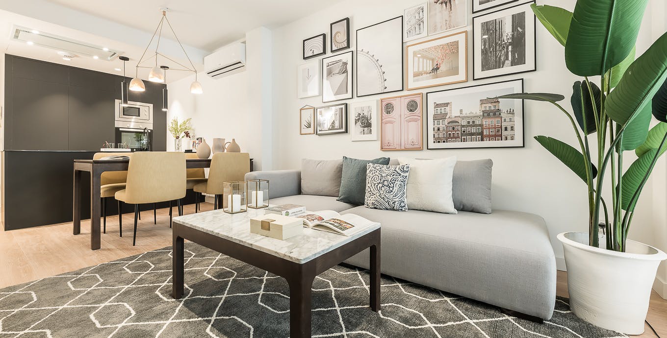 Apartment for rent for €3,004 per month in Madrid, Calle del General Margallo