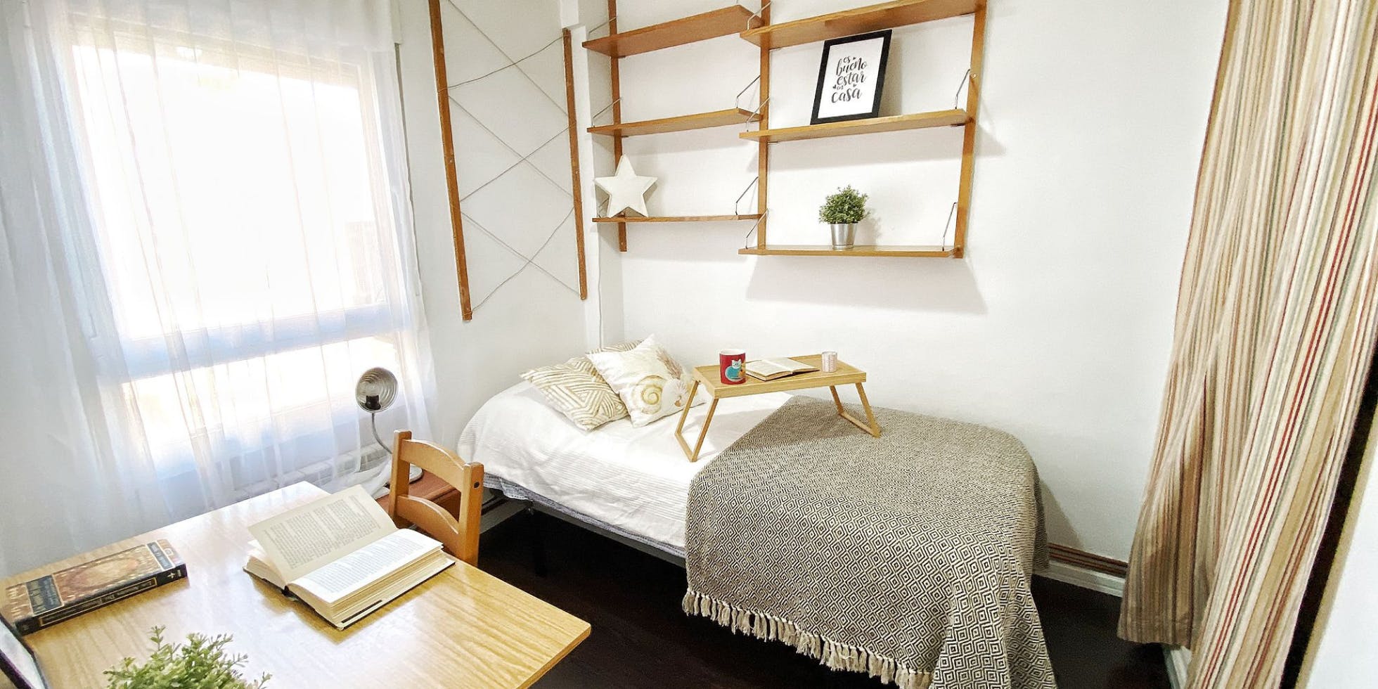 Private room for rent for €405 per month in Madrid, Calle de Escalona