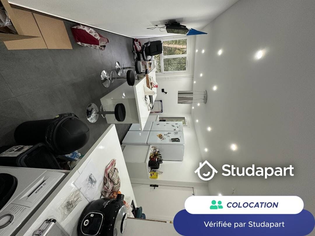 Private room for rent for €600 per month in Champs-sur-Marne, Allée de la Clairière