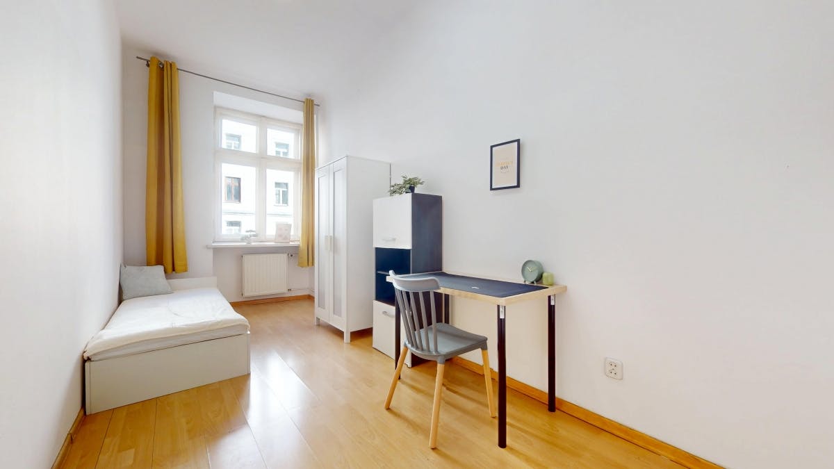 Kaliska, Warsaw preview